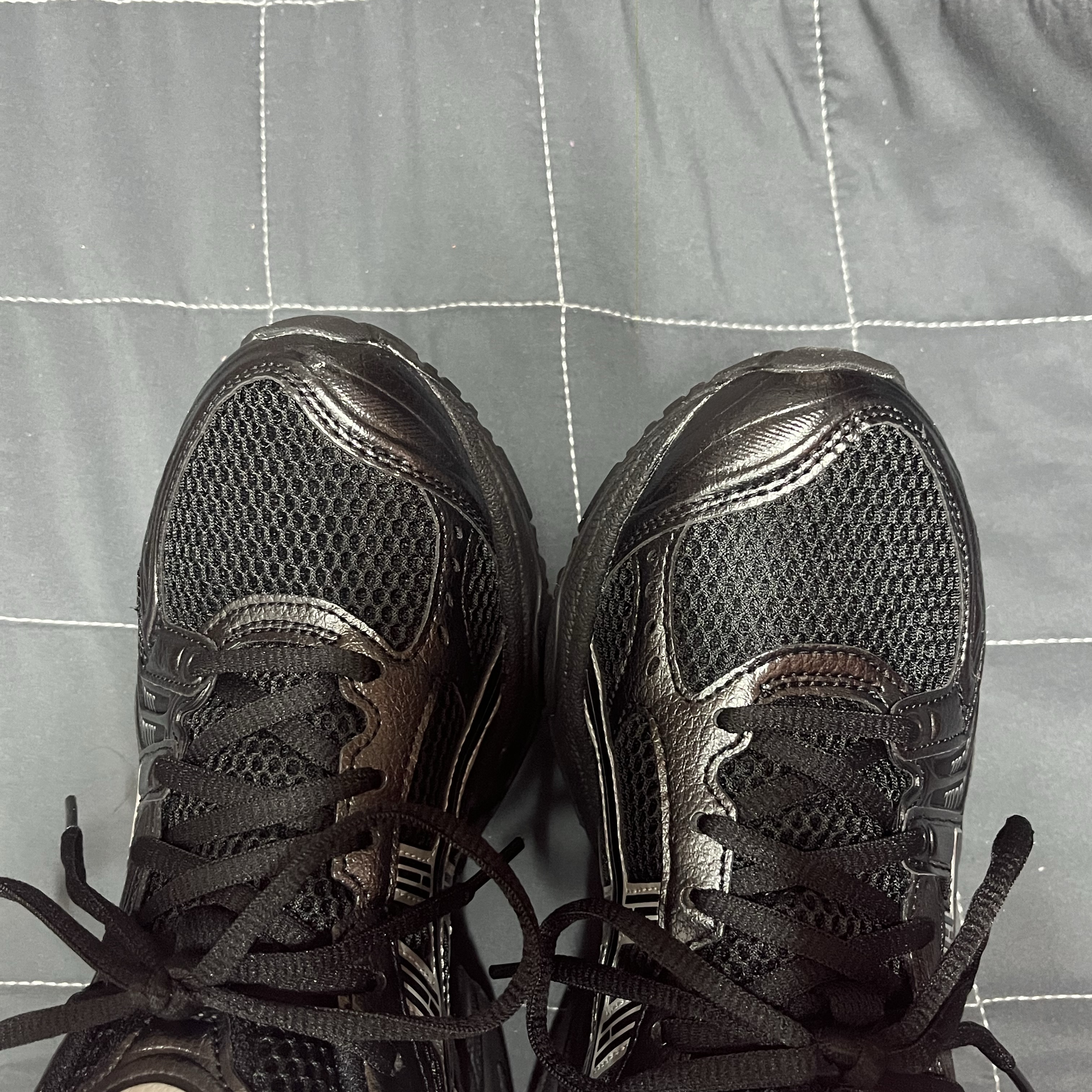 Asics Gel-Kayano 14 Black Pure Silver 착용 스타일