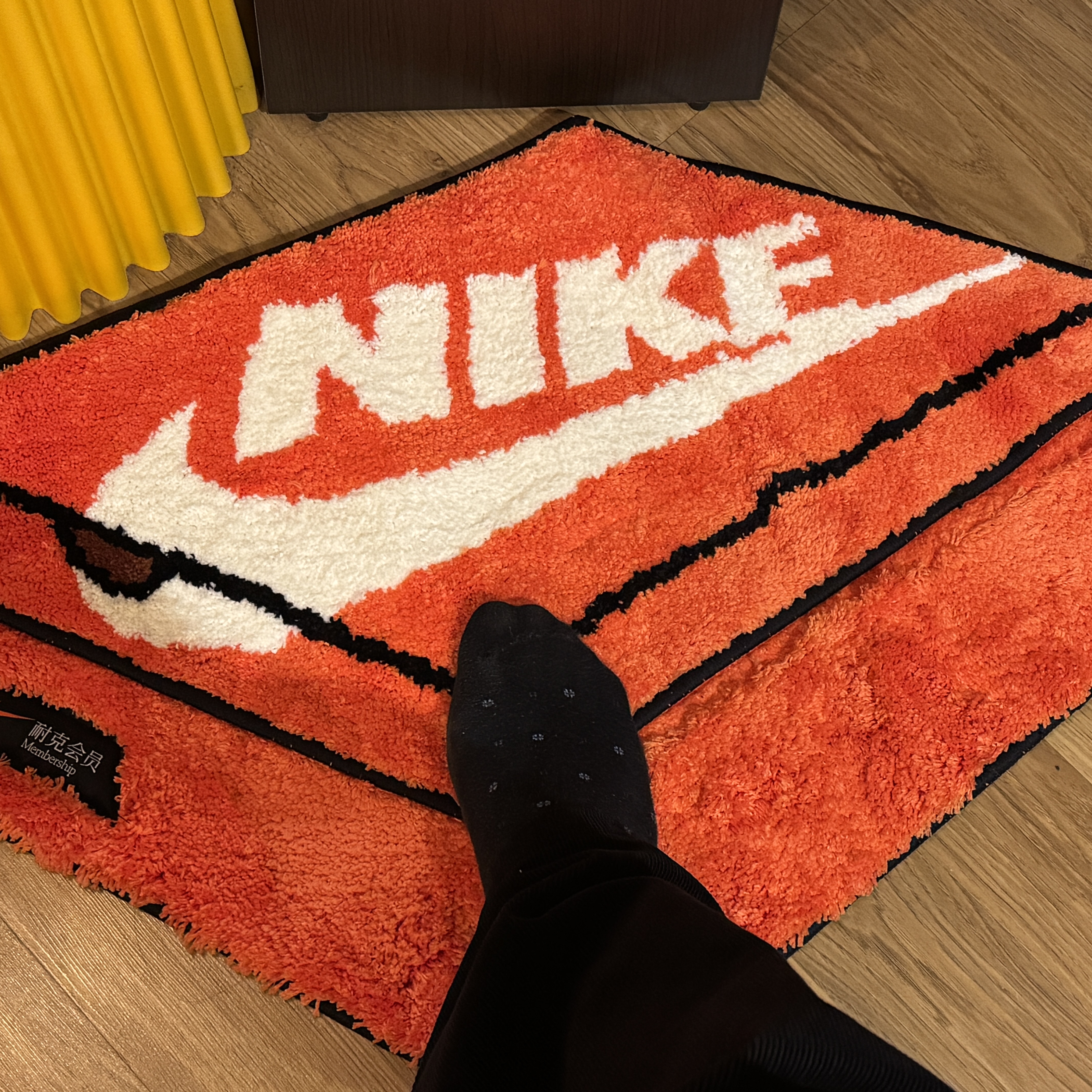 Nike Box Rugmat Orange 착용 스타일