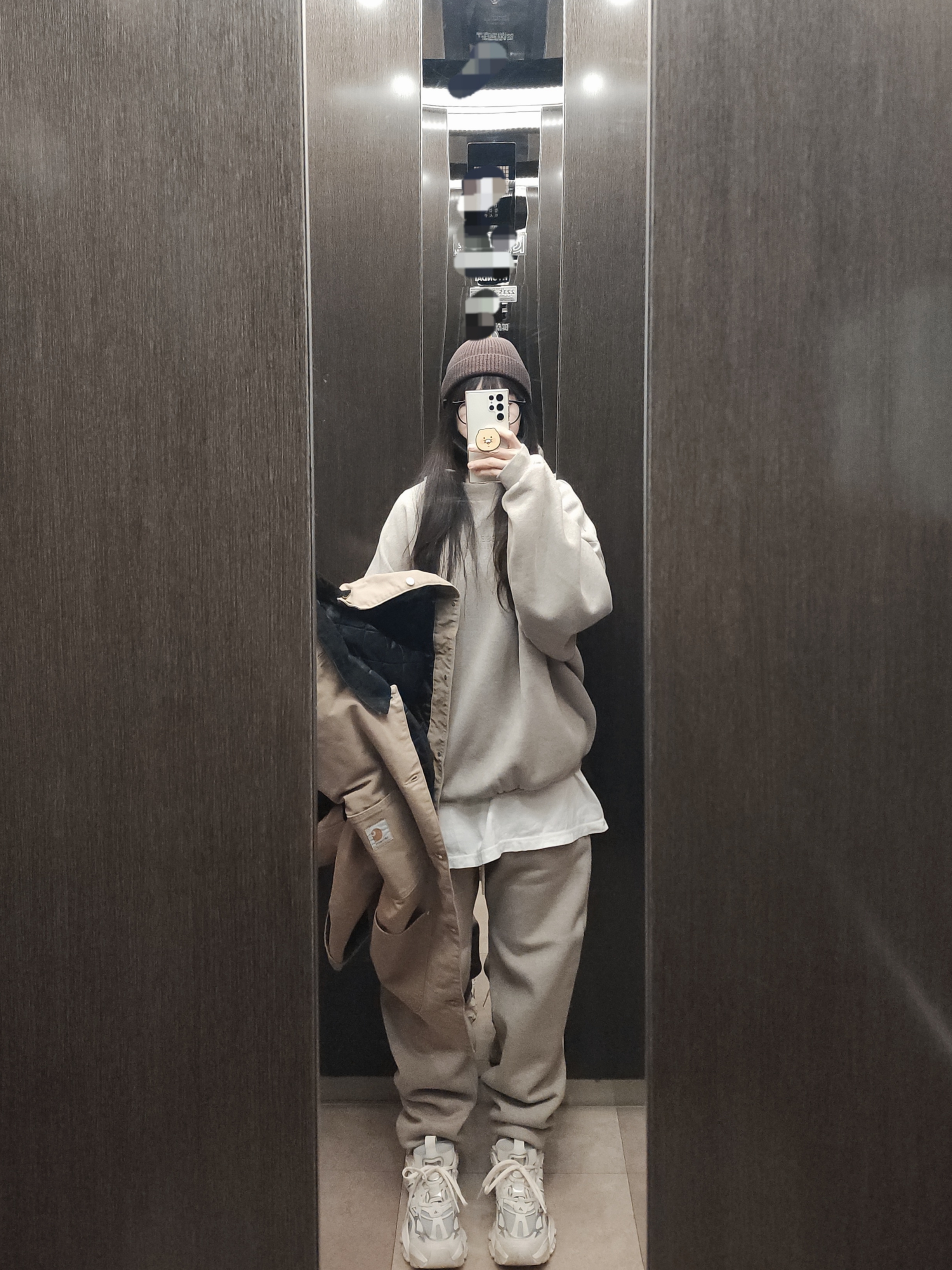 Carhartt WIP OG Chore Coat Peanut Black Aged Canvas, Adidas Vento XLG Deluxe Sneakers Core White Silver Metallic 착용 스타일