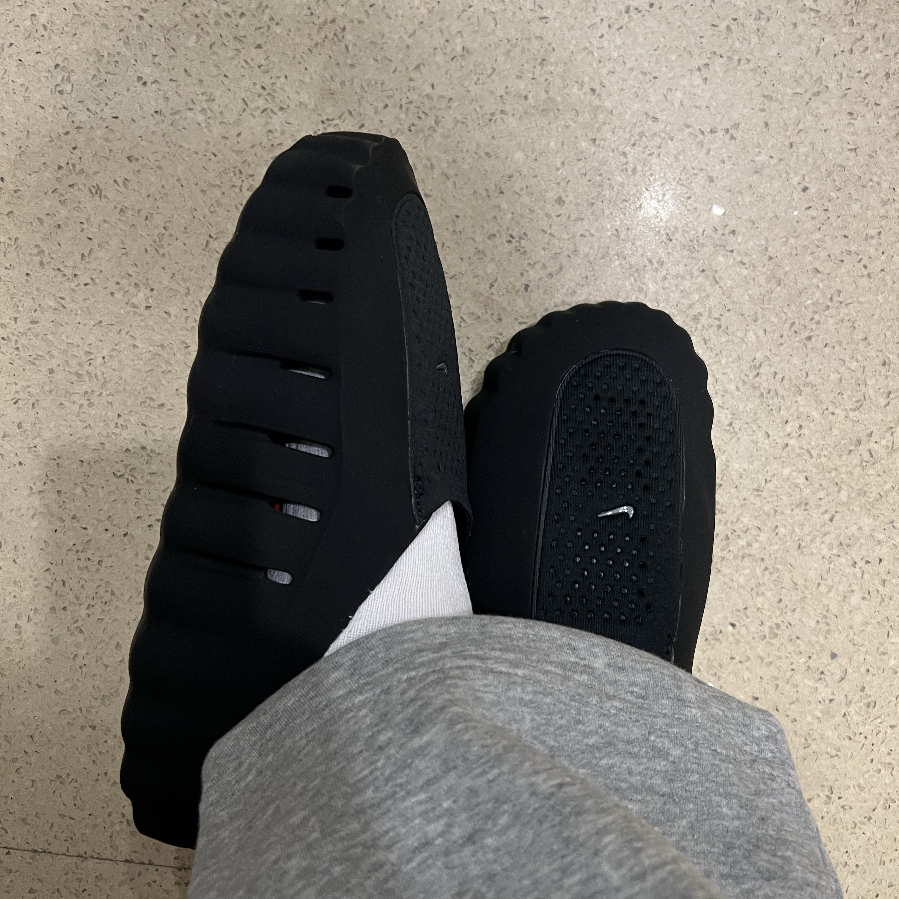 Nike Mind 001 Black Chrome 착용 스타일 - 2