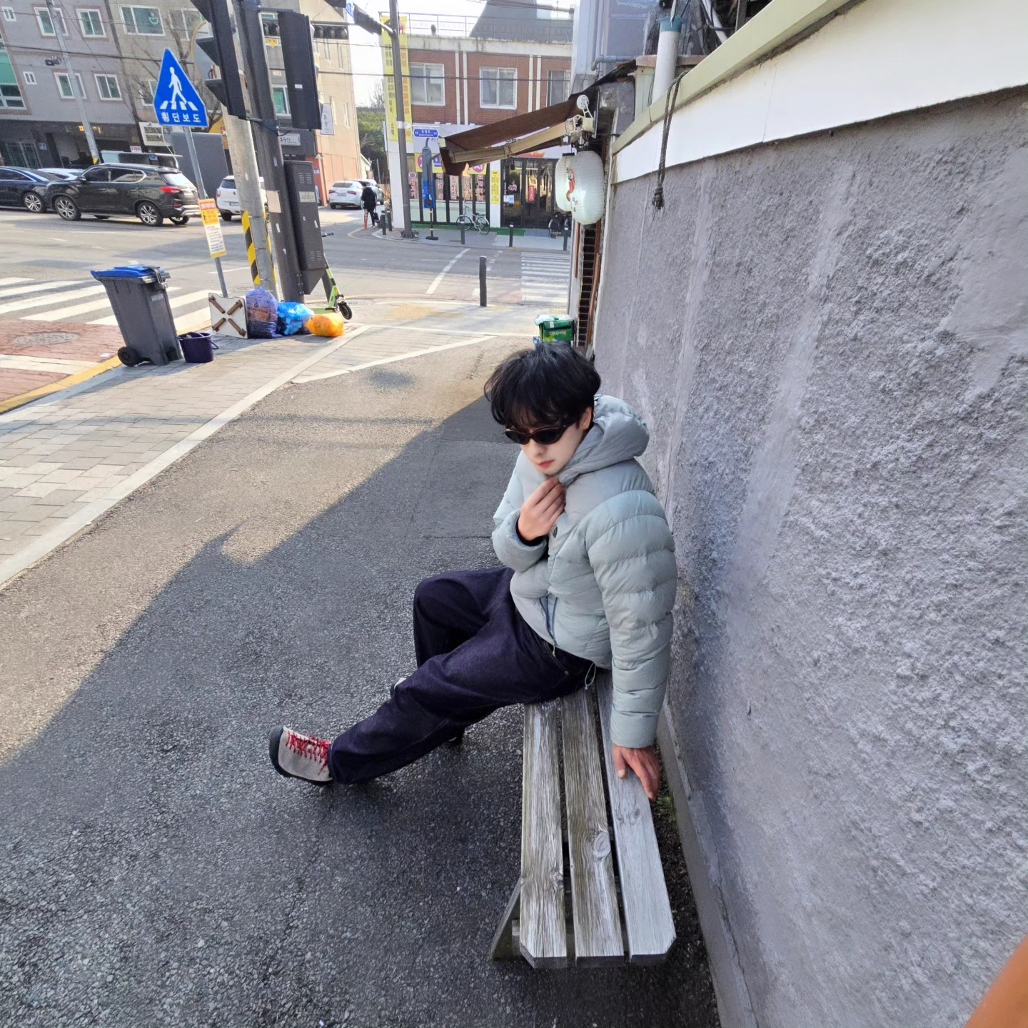 The North Face Ruta Down Jacket Light Khaki - 25SS, Suade Contour Pocket Denim Raw Indigo 착용 스타일 - 5
