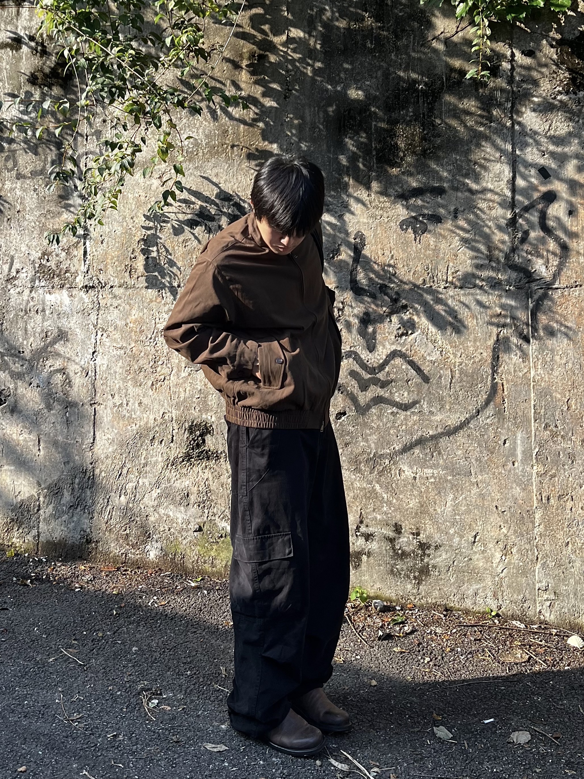 noun Washed Cargo Pants Black, MUCENT 4way Sigature Logo Tote Bag Black 착용 스타일 - 1