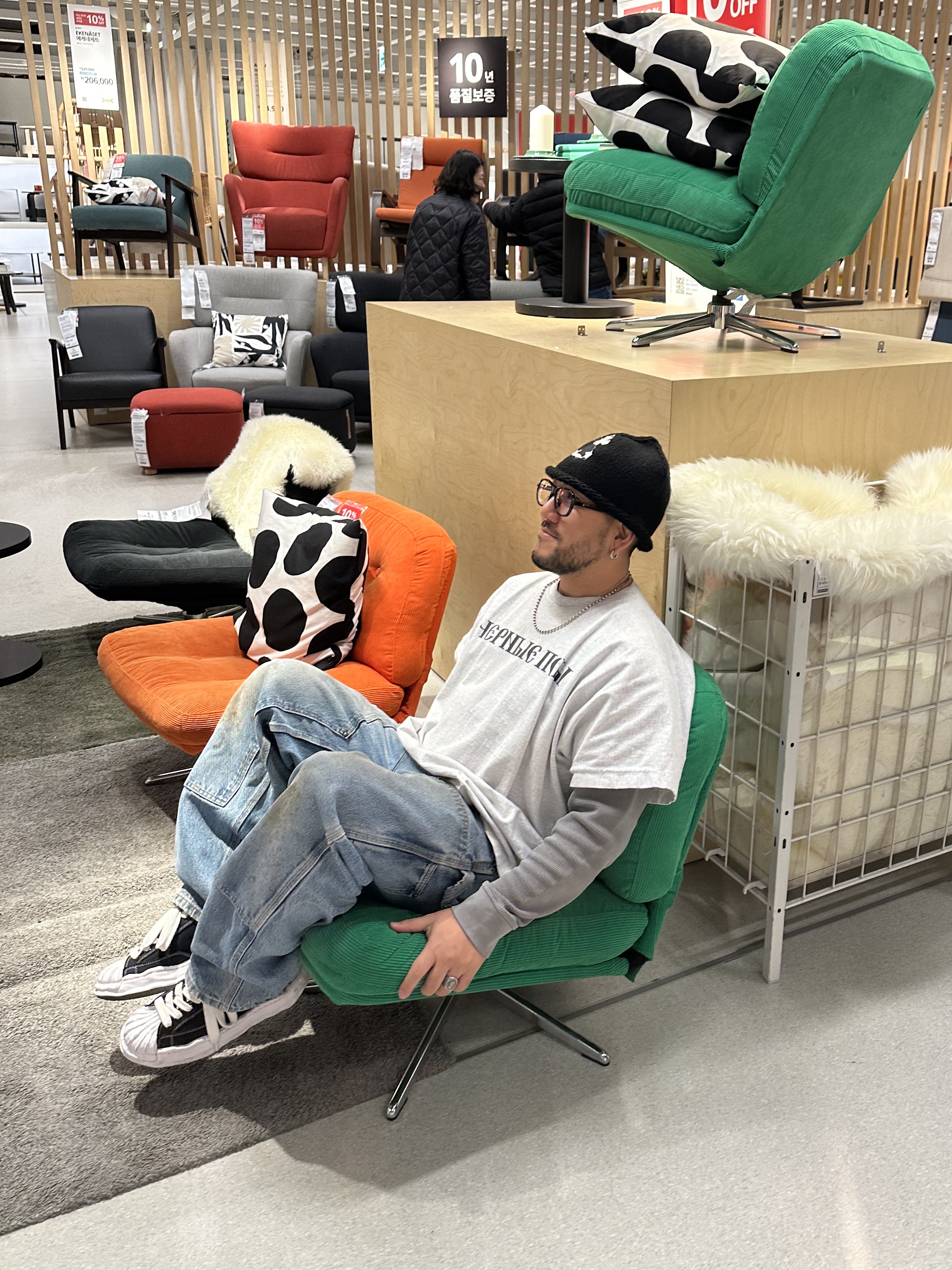 [예약 배송] Awende Pony Hair Knit Beanie, Yeezy x Gosha Rubchinskiy YZY Black Dogs T-Shirt Heather Grey 착용 스타일 - 1