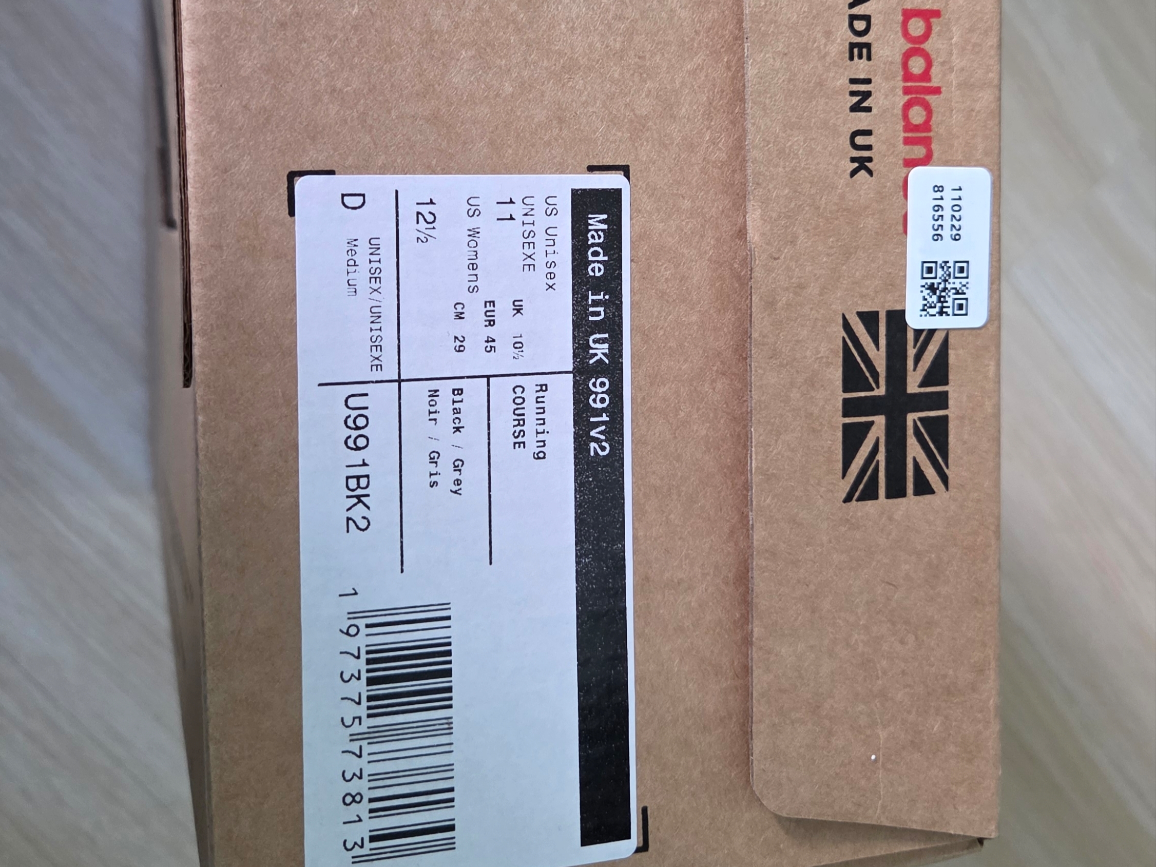 New Balance 991v2 Made in UK Black 착용 스타일 - 4