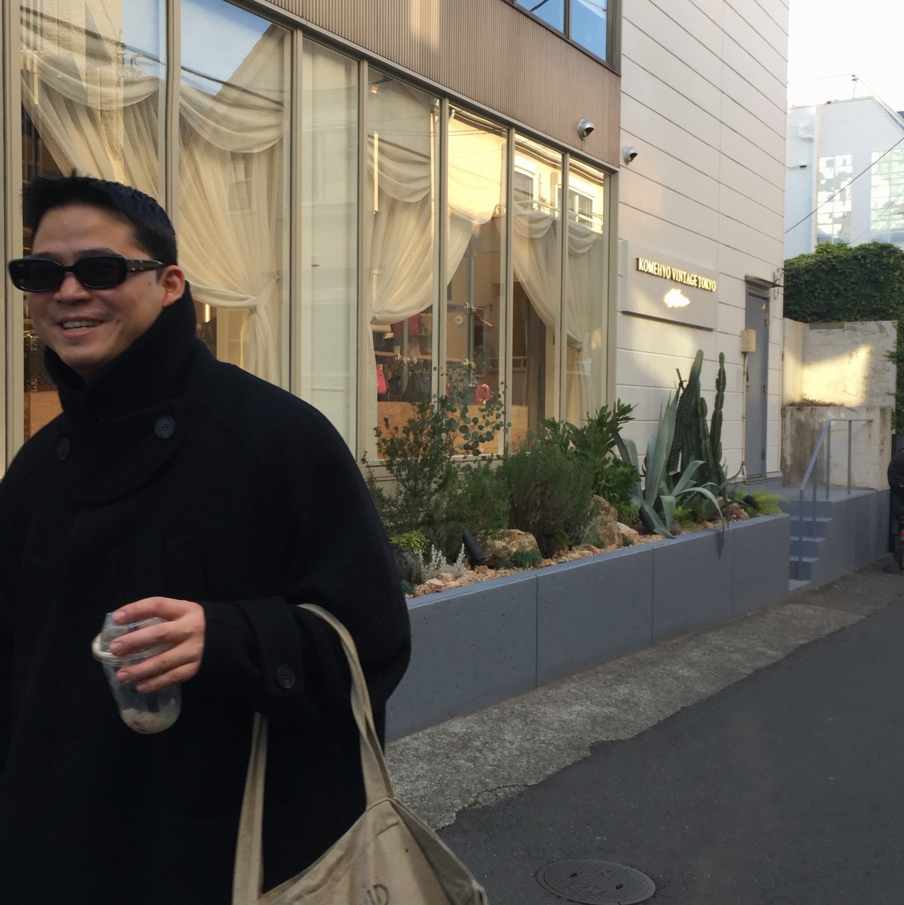 Undermycar Legion.02 Balmacaan Oversized Wool Coat Black, Nike Shox R4 Metallic Silver Red 착용 스타일 - 4