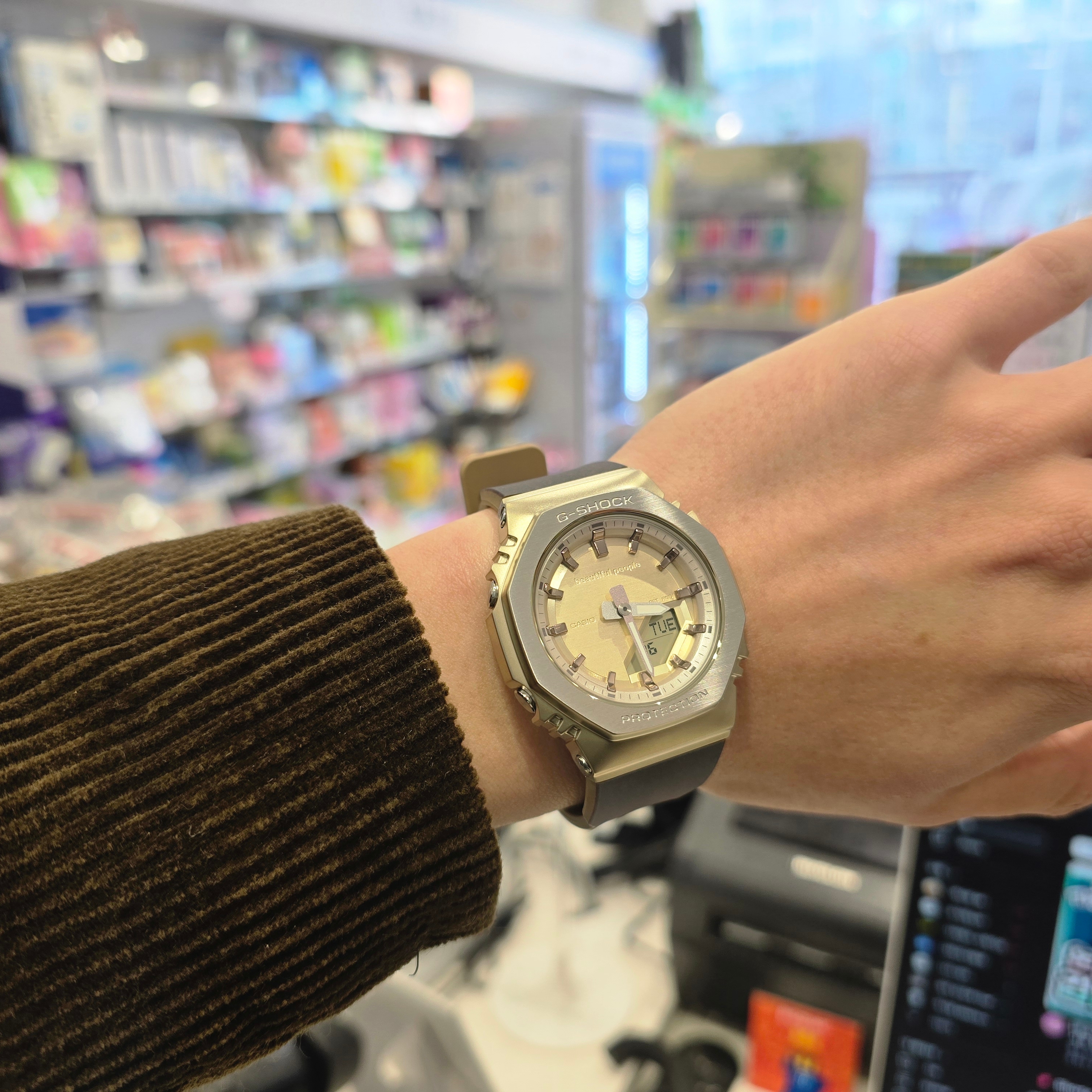 Casio x Beautiful People GM-S2110BP-5A 착용 스타일