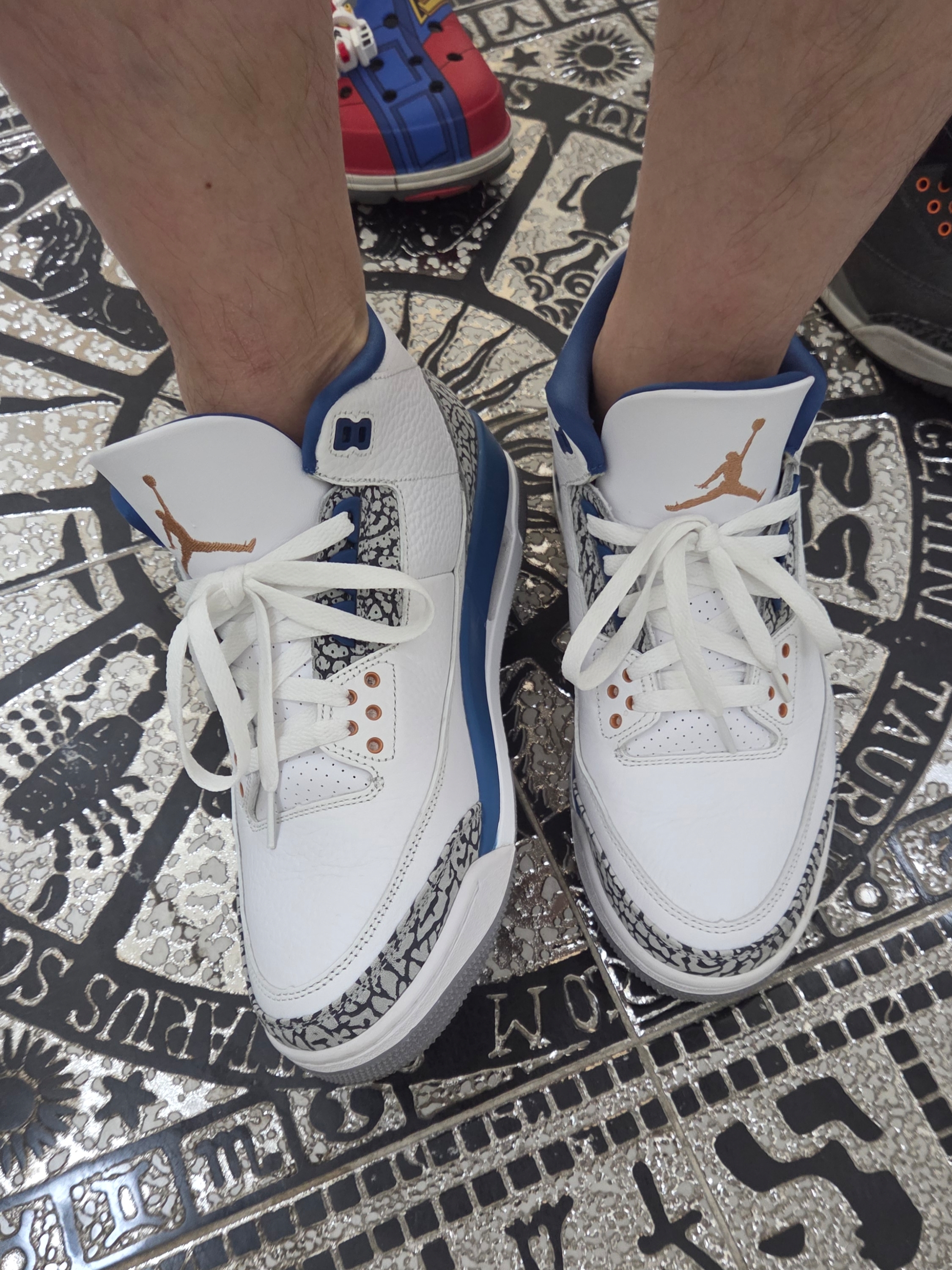 Jordan 3 Retro True Blue and Copper, Jordan 4 Retro Industrial Blue 착용 스타일 - 1