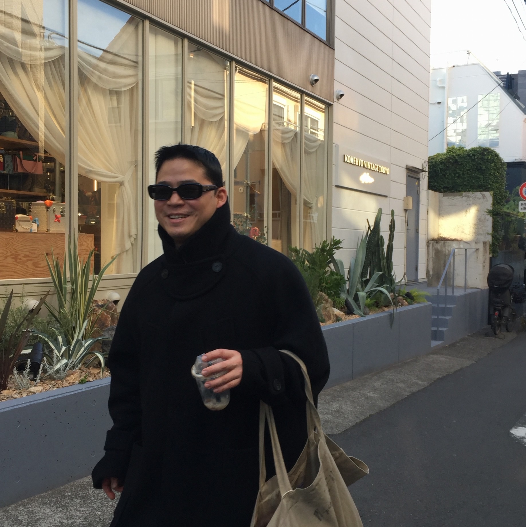 Undermycar Legion.02 Balmacaan Oversized Wool Coat Black, Nike Shox R4 Metallic Silver Red 착용 스타일 - 3