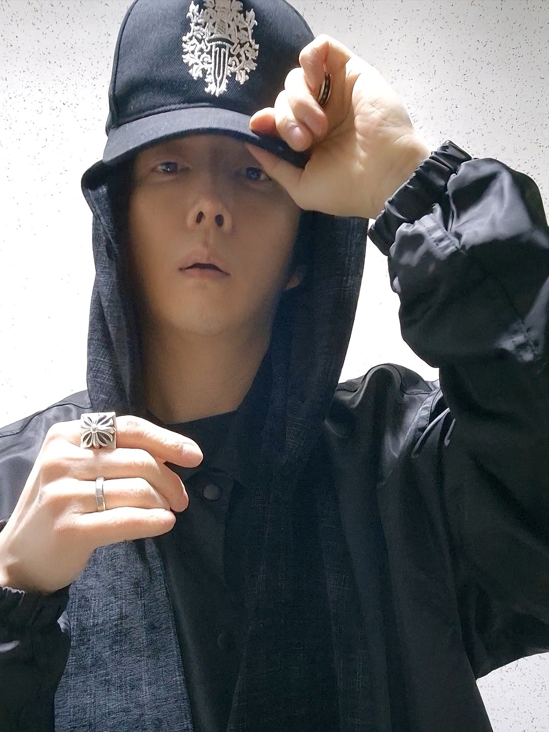 Chrome Hearts Dagger Denim Baseball Hat Black White 착용 스타일