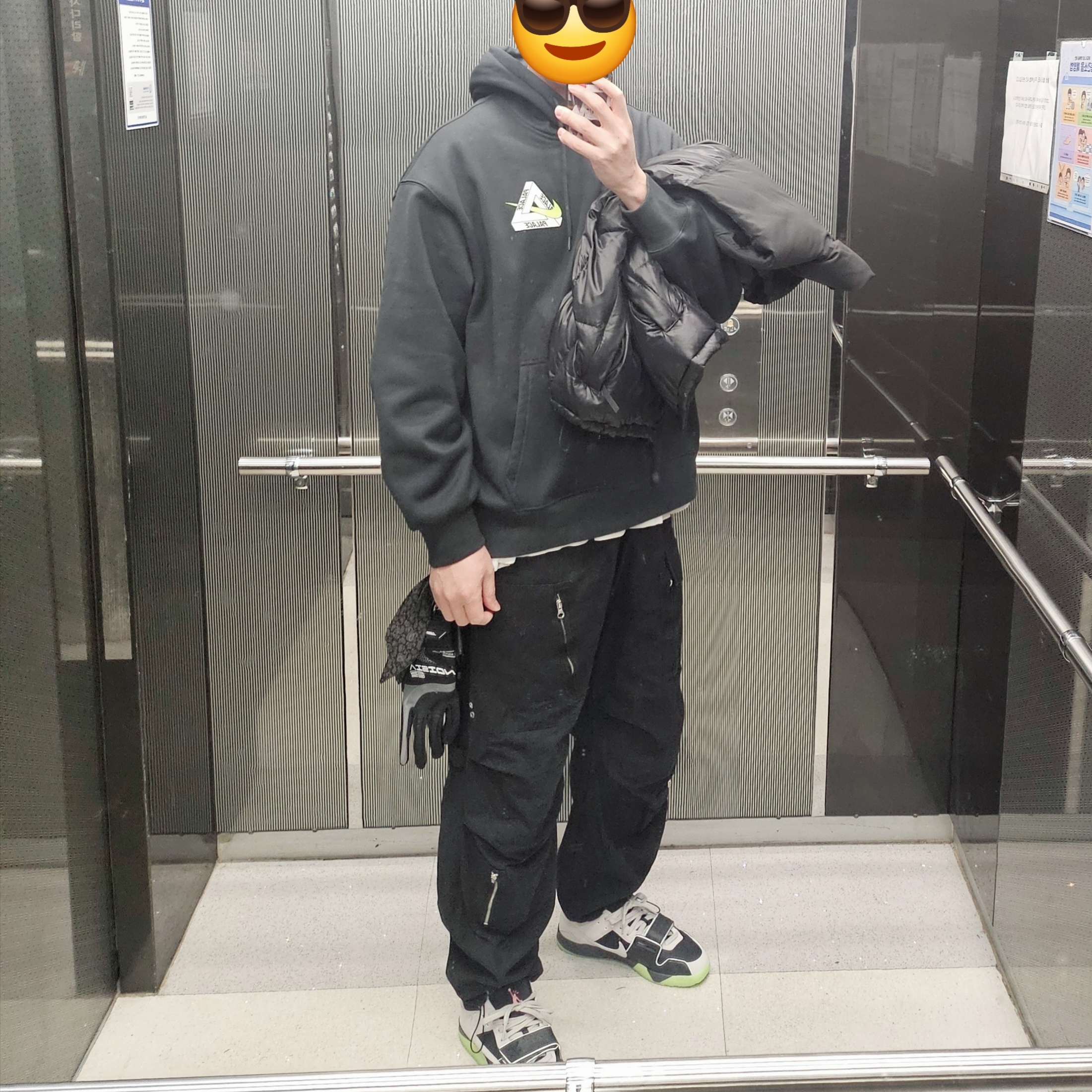 Jordan x Travis Scott x Chase B Jumpman Jack TR Black Night Silver, Palace x Nike Tri Swoosh Hood Black - 25FW 착용 스타일