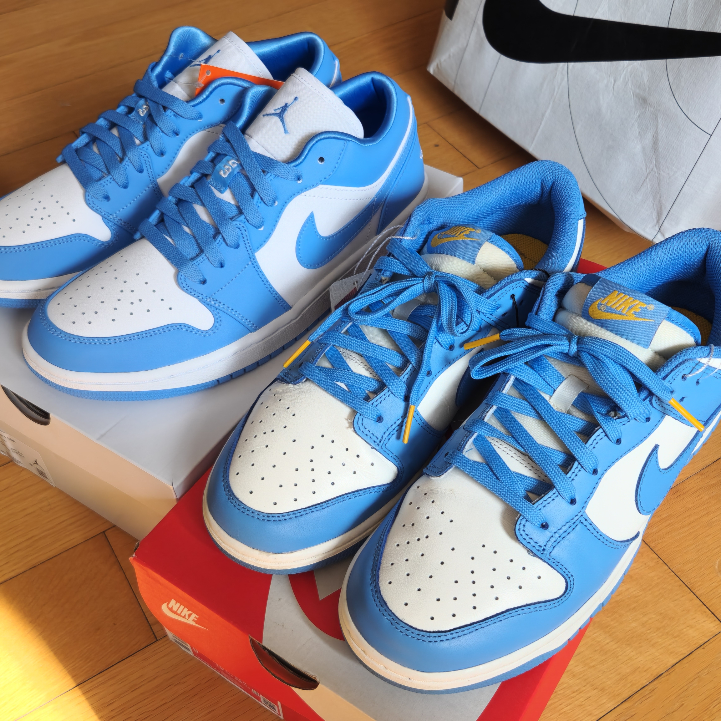 (W) Nike Dunk Low Coast, (W) Jordan 1 Low UNC University Blue 착용 스타일