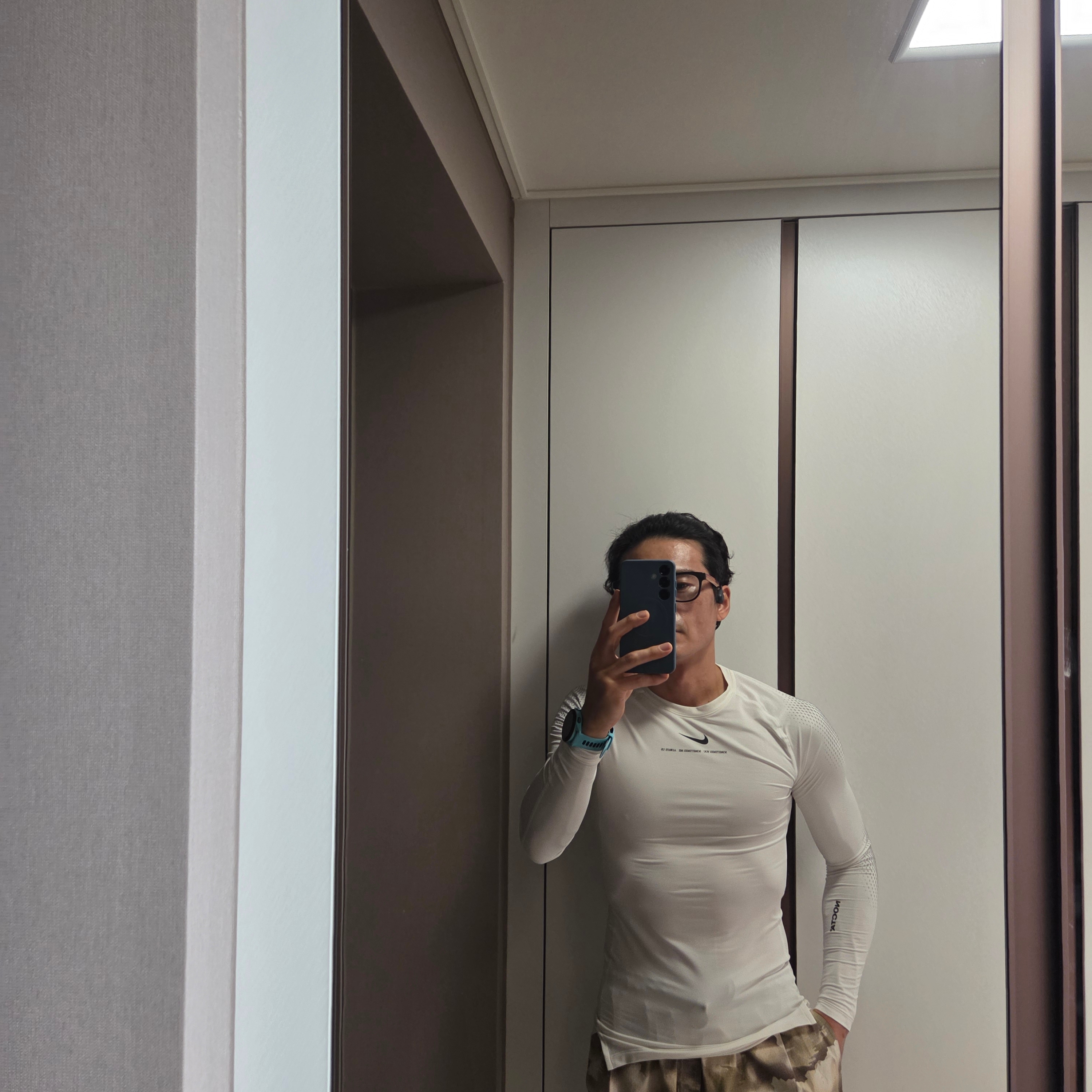 Nike x Drake Nocta NRG Essential LS Base Layer Top White (DN0001-100) 착용 스타일