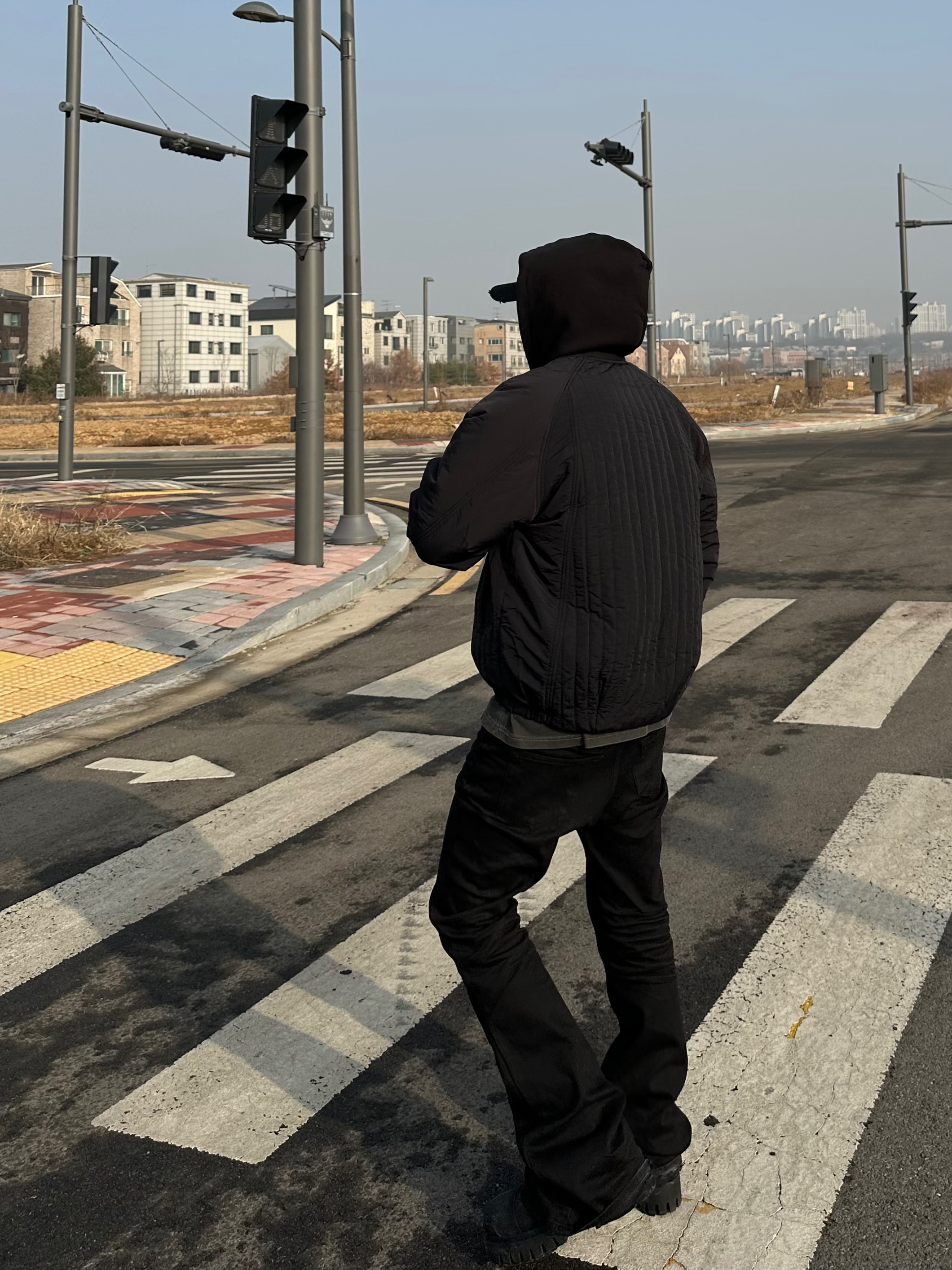noun Quilted Jumper Black, Undermycar Mu.30 Anti Fxxking Logo Play Stretch Flare Black Jeans 착용 스타일 - 7