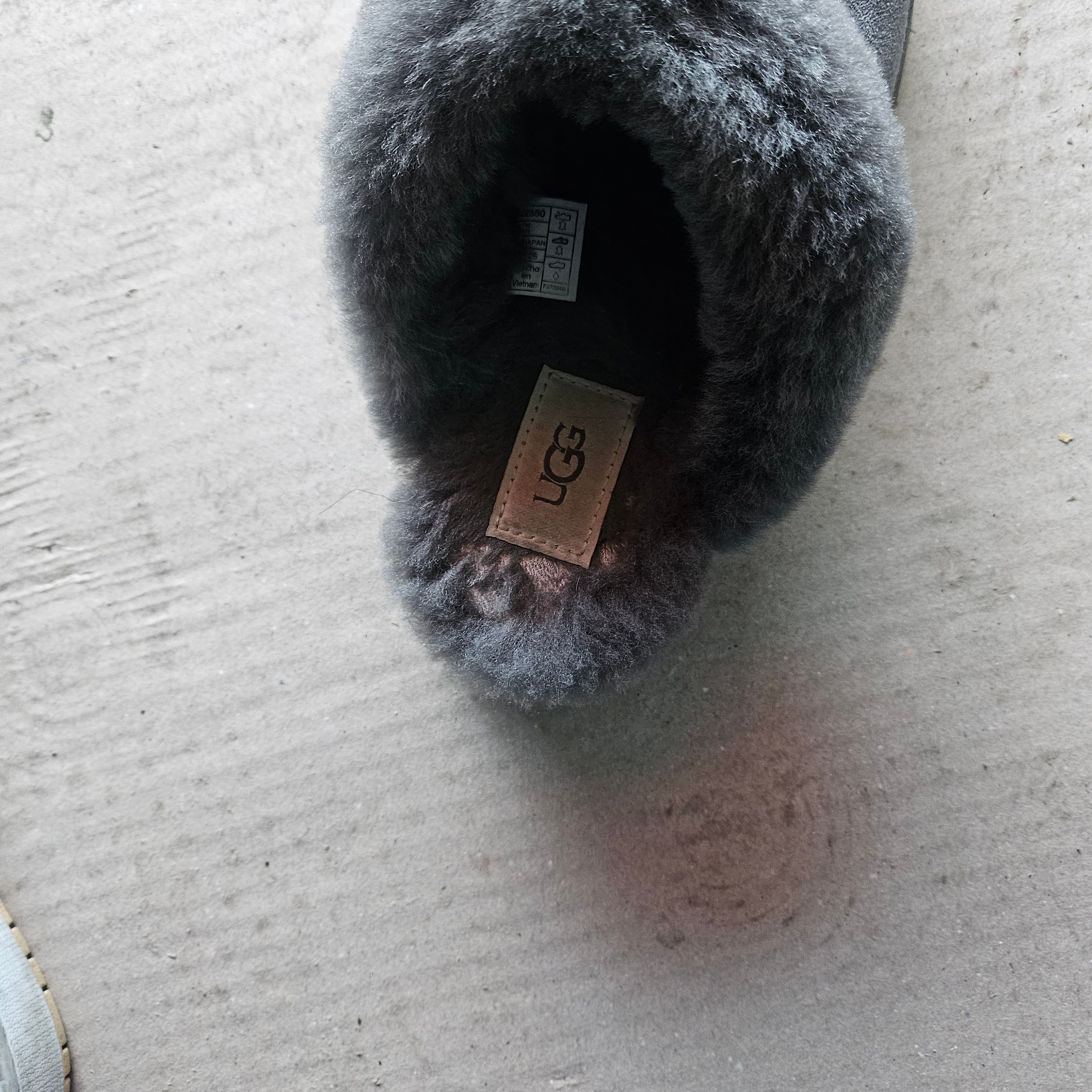 (W) UGG Disquette Slipper Charcoal 착용 스타일