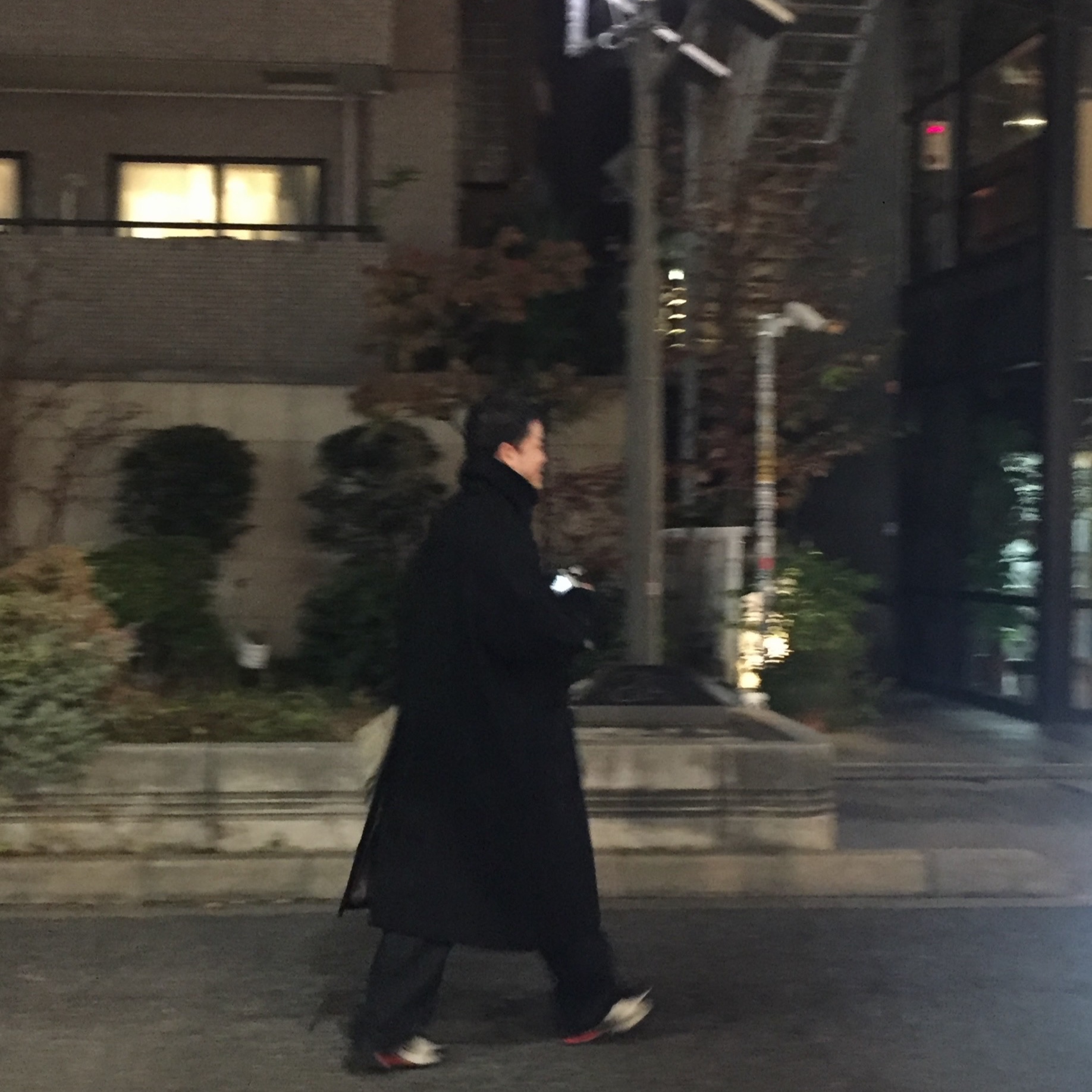 Undermycar Legion.02 Balmacaan Oversized Wool Coat Black, Nike Shox R4 Metallic Silver Red 착용 스타일 - 6