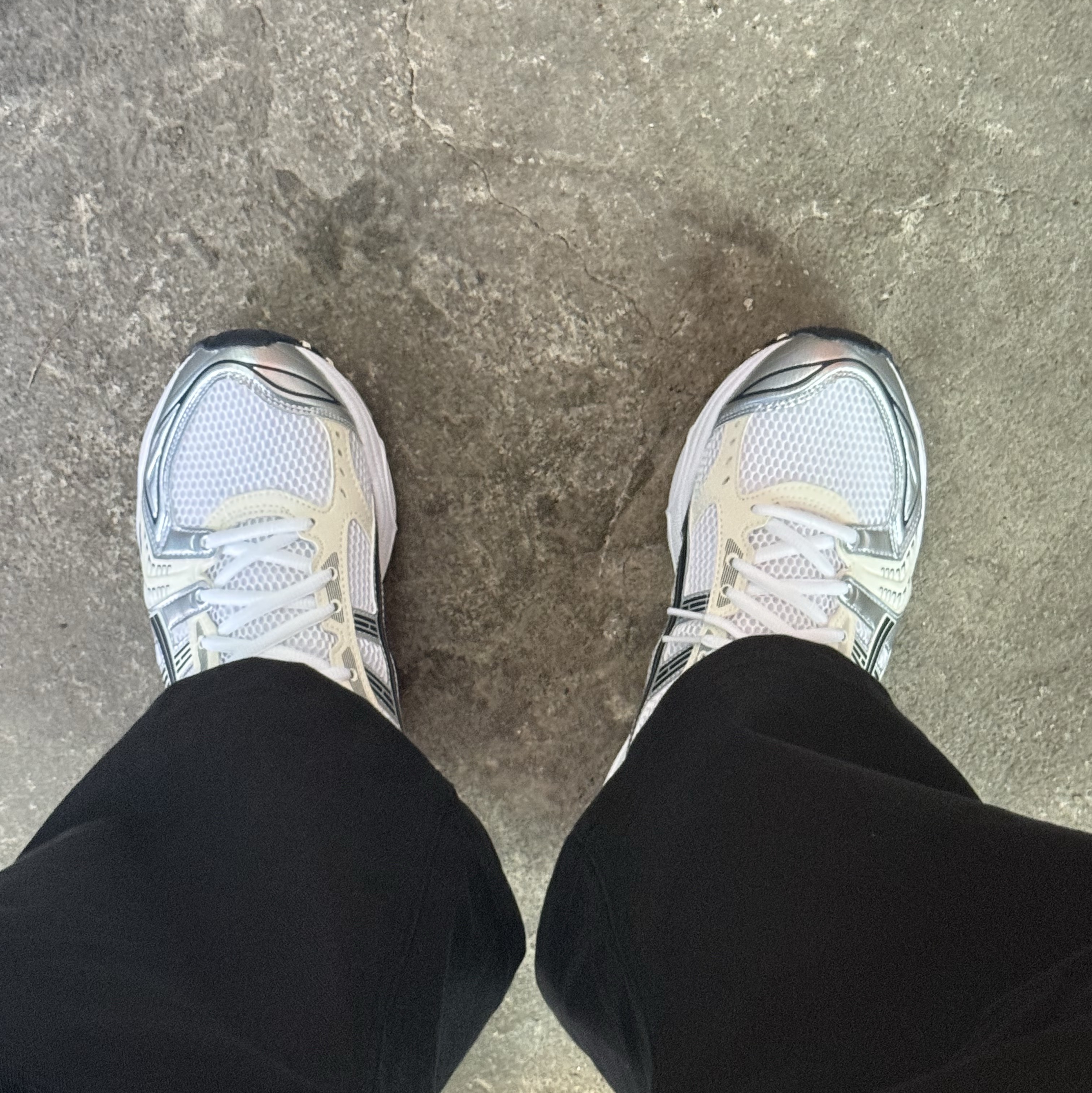 (W) Asics Gel-Kayano 14 White Midnight 착용 스타일 - 2
