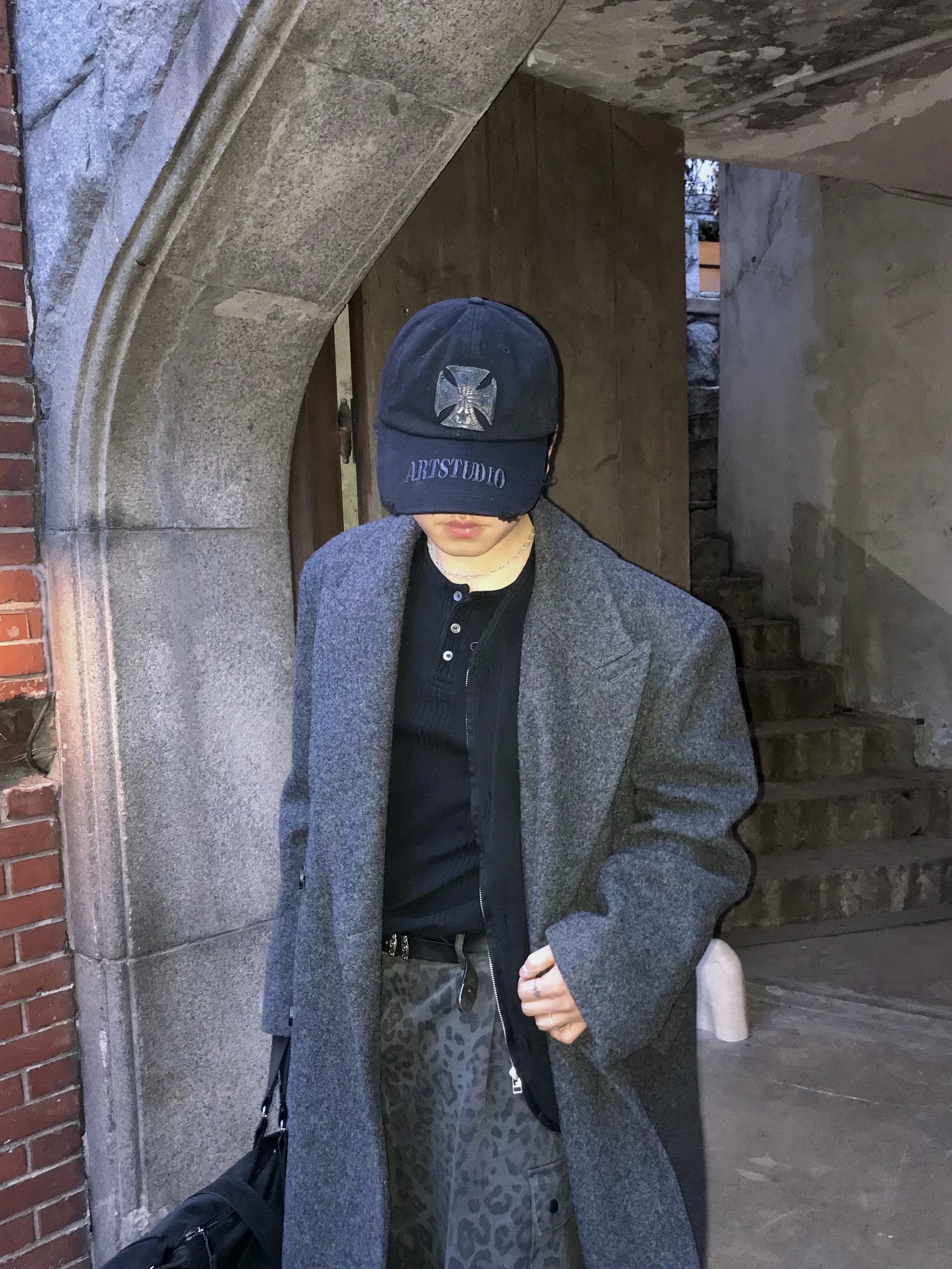 ETCE Cross Destroyed Cap Black 착용 스타일 - 3