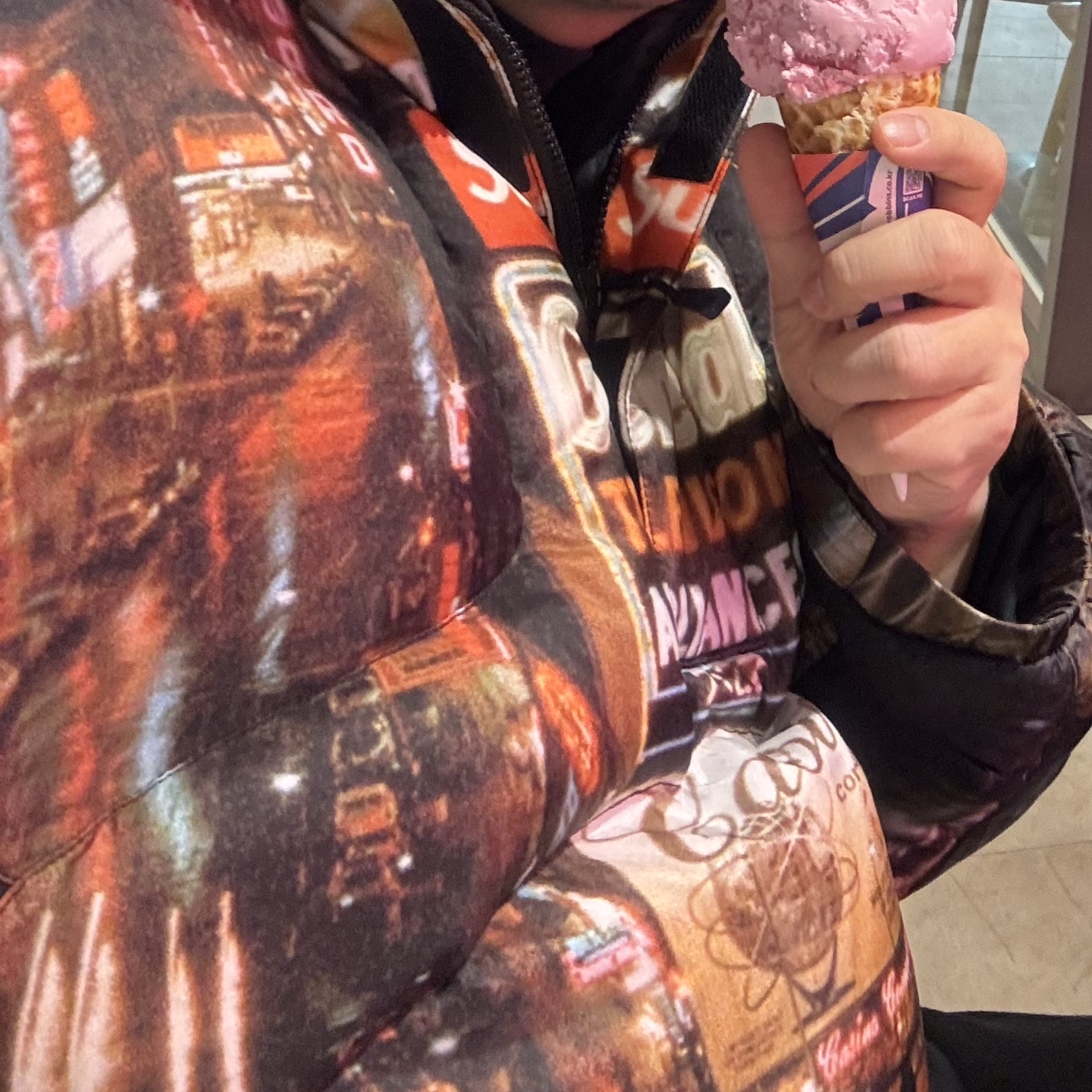 Supreme x The North Face 800-Fill Half Zip Hooded Pullover Times Square - 22FW 착용 스타일