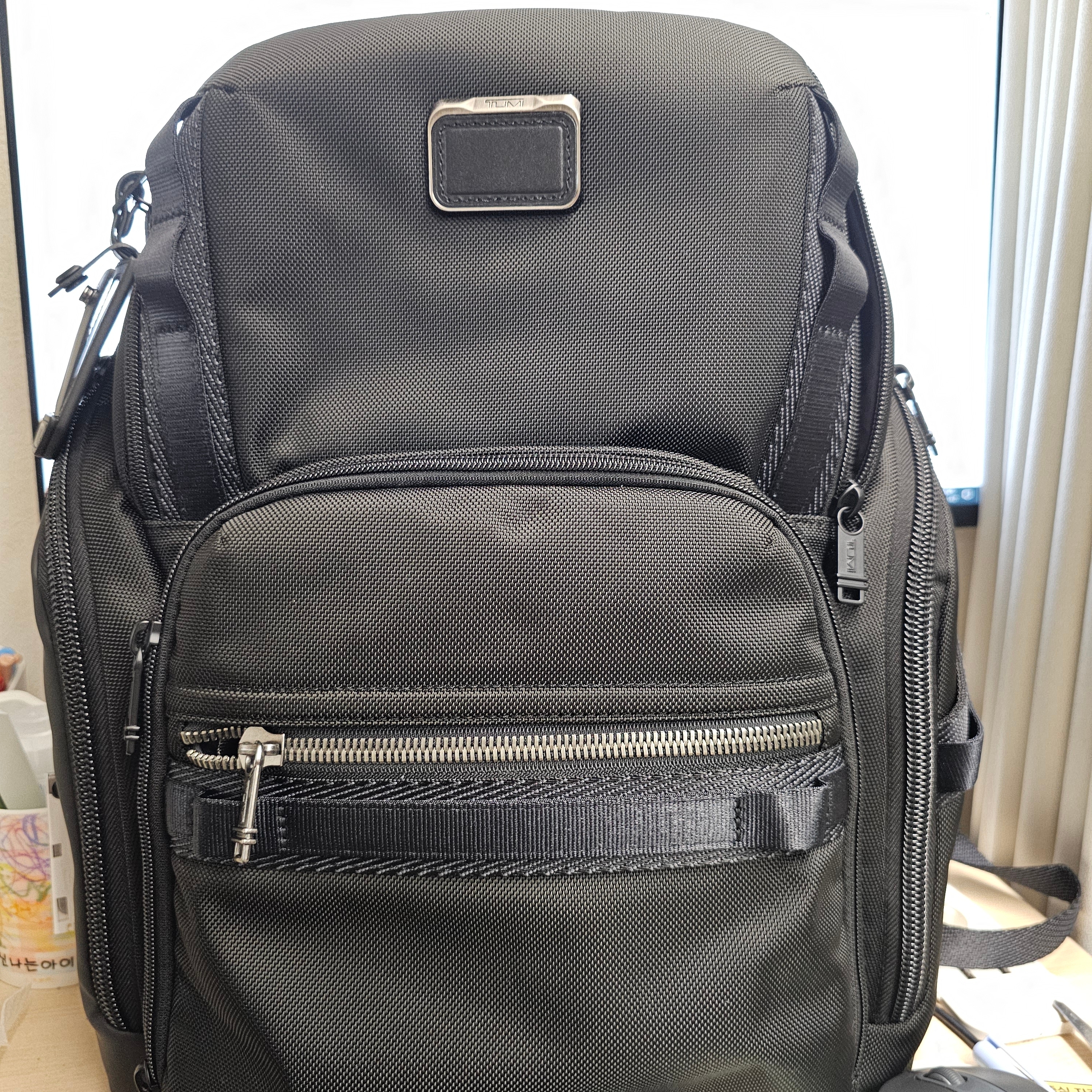 Tumi Alpha Bravo Search Backpack Black 착용 스타일