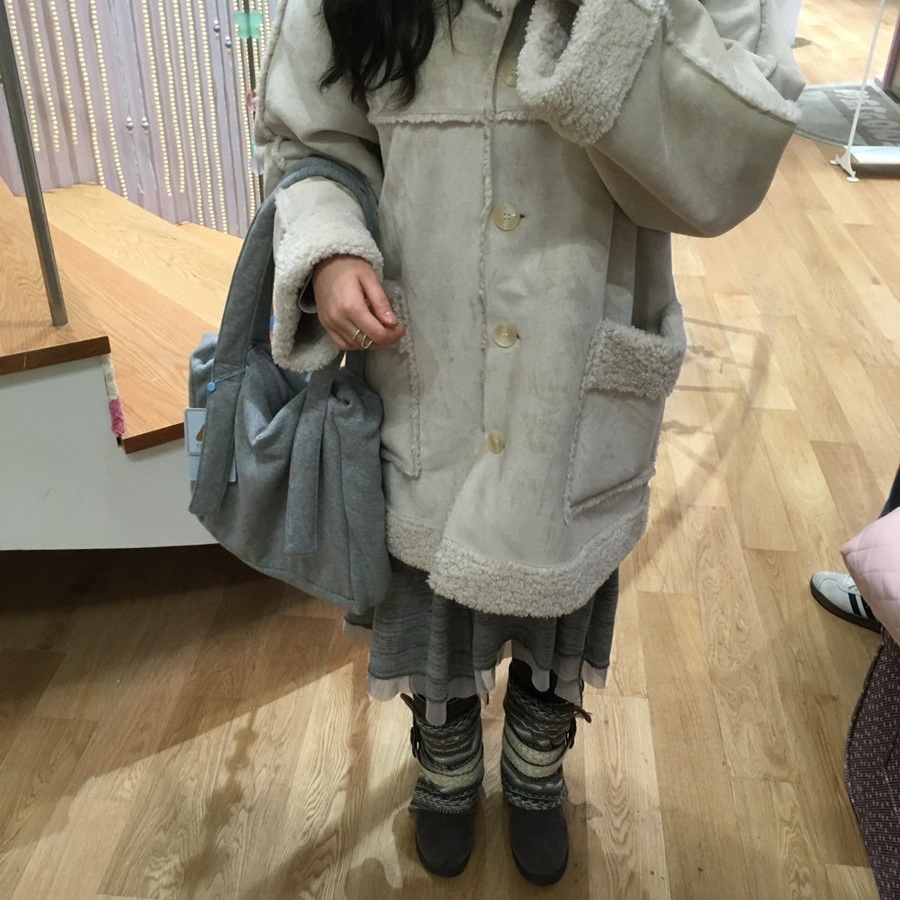 Subu x Coyseio Bunny Sweat Padding Shoes Melange Gray, Subu x Coyseio Fluff Check Padding Shoes Check 착용 스타일 - 1