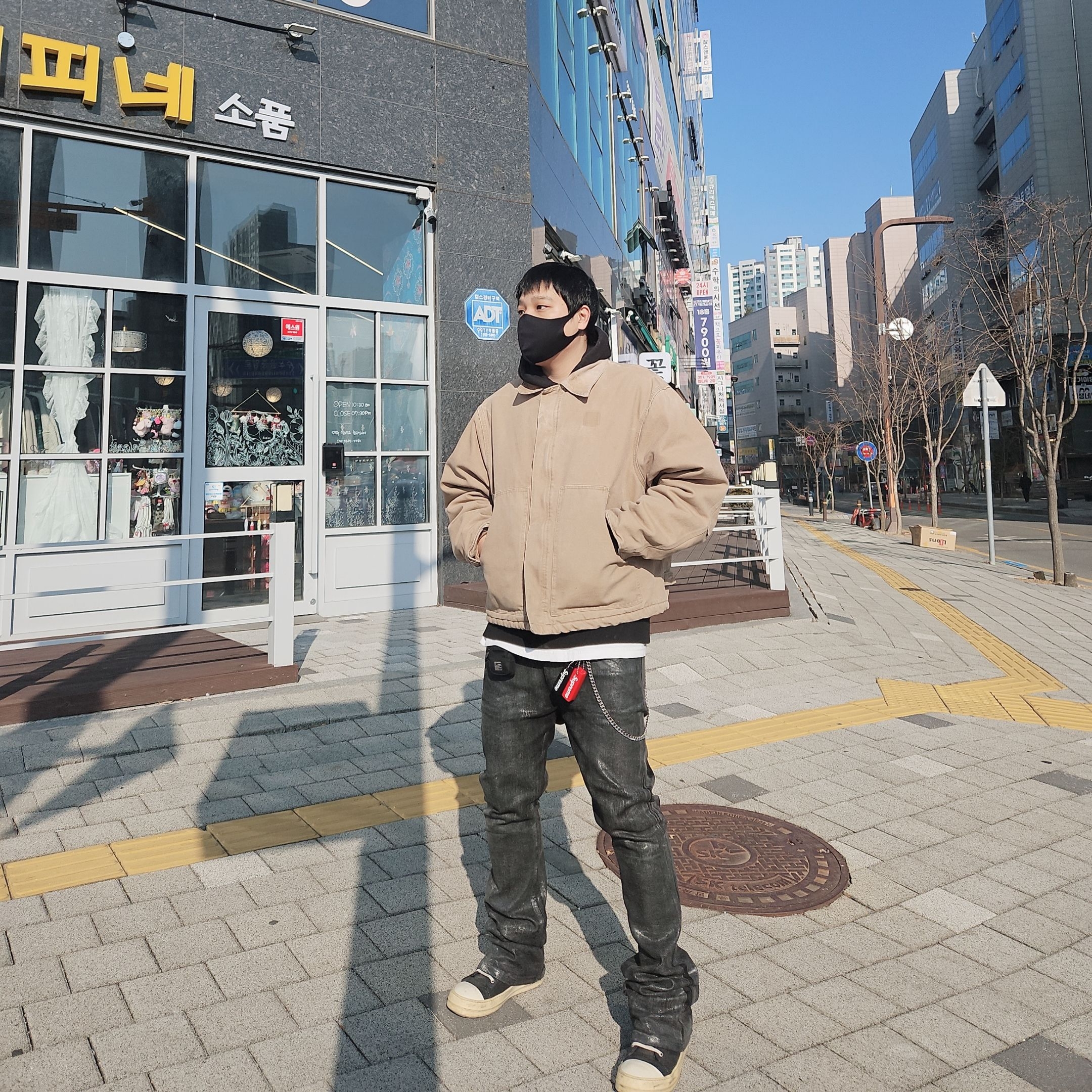 Rick Owens Ramones Leather Low Sneakers Black Milk 착용 스타일 - 1