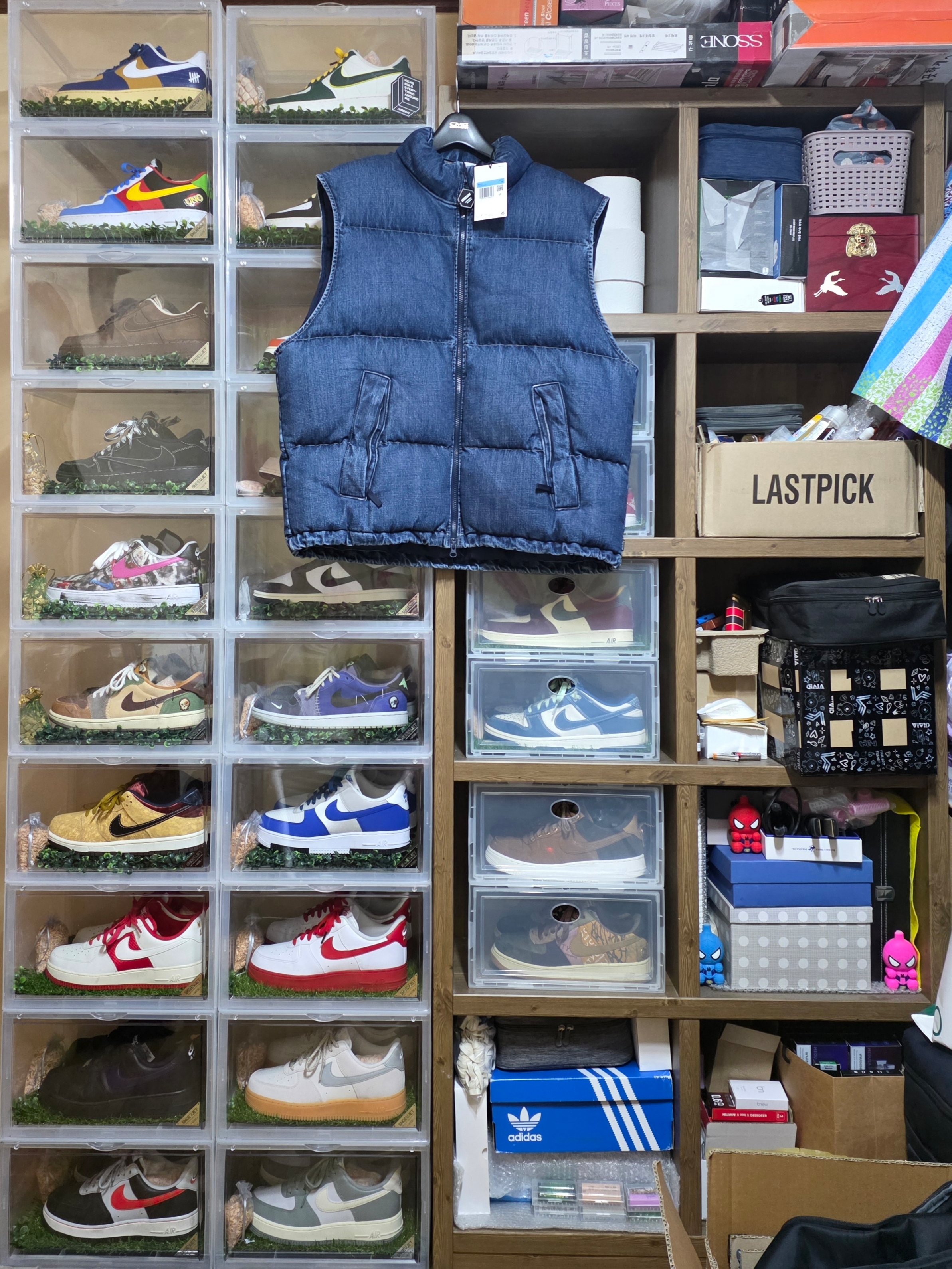 Supreme x Nike Denim Puffer Vest Indigo - 24SS 착용 스타일 - 2