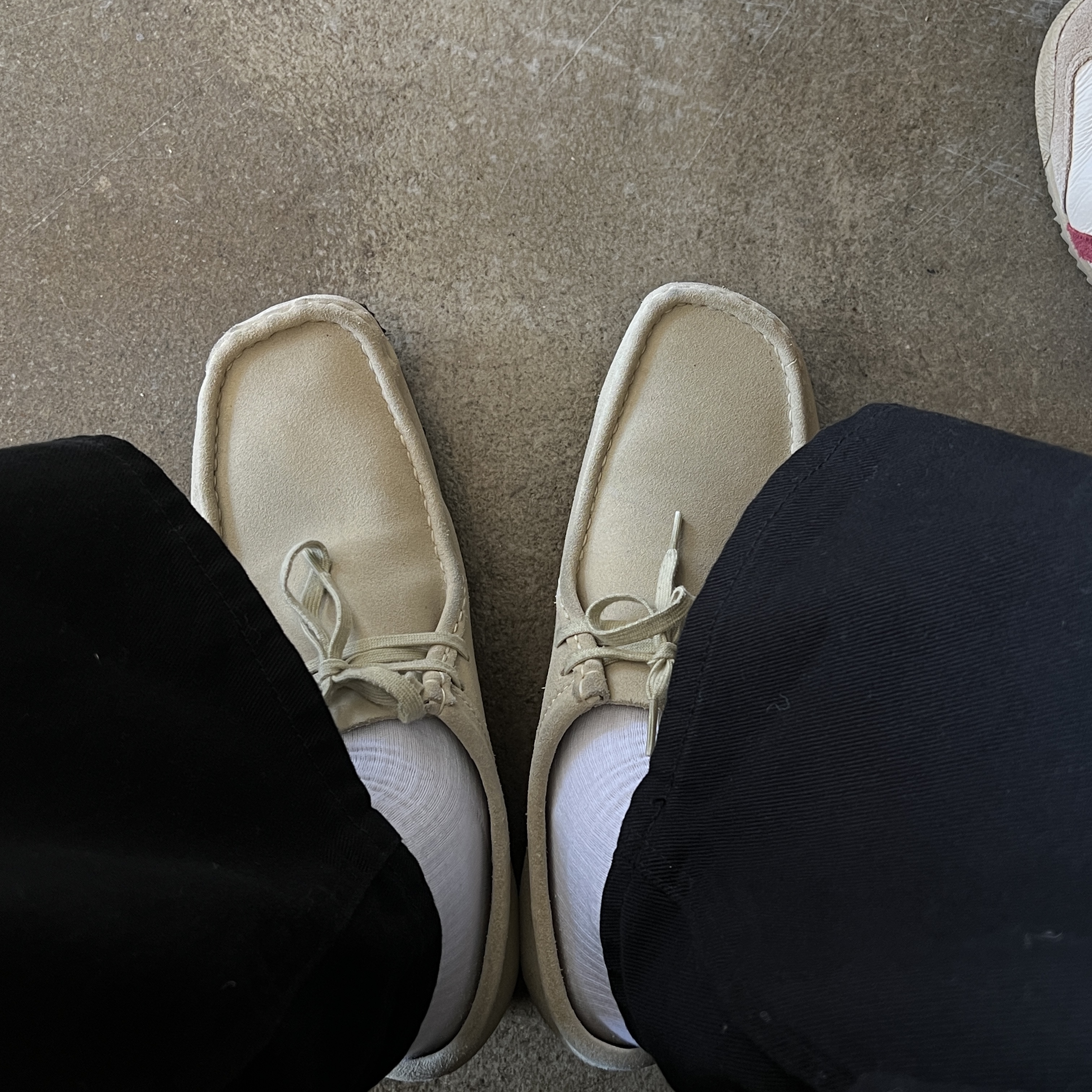 Clarks Wallabee Maple Suede 착용 스타일