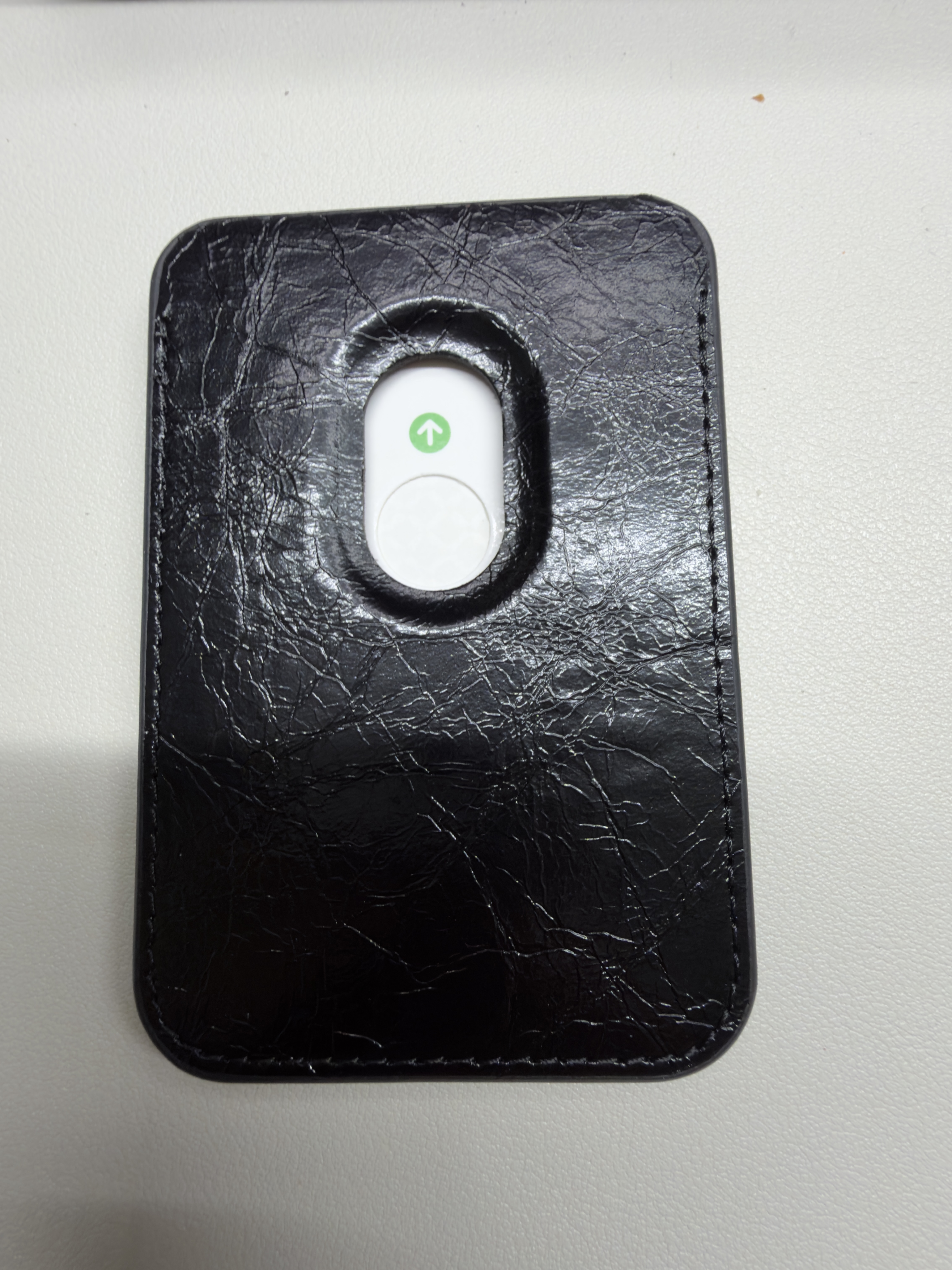 Matin Kim Matin Magnetic Card Wallet Black 착용 스타일 - 3