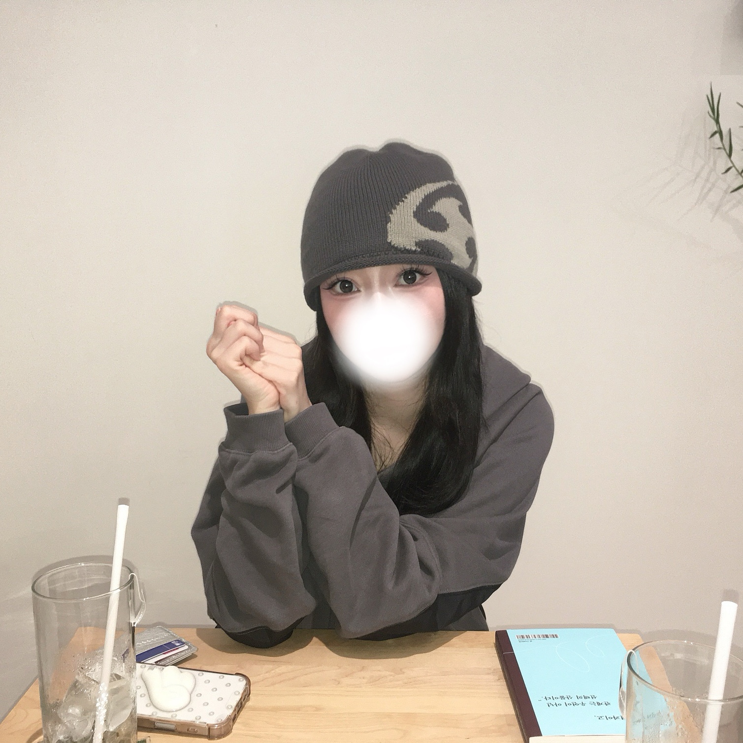 Sansan Gear Logo Beanie Charcoal - 24SS, Sansan Gear Nylon Pocket Hoodie Charcoal - 24SS 착용 스타일 - 2