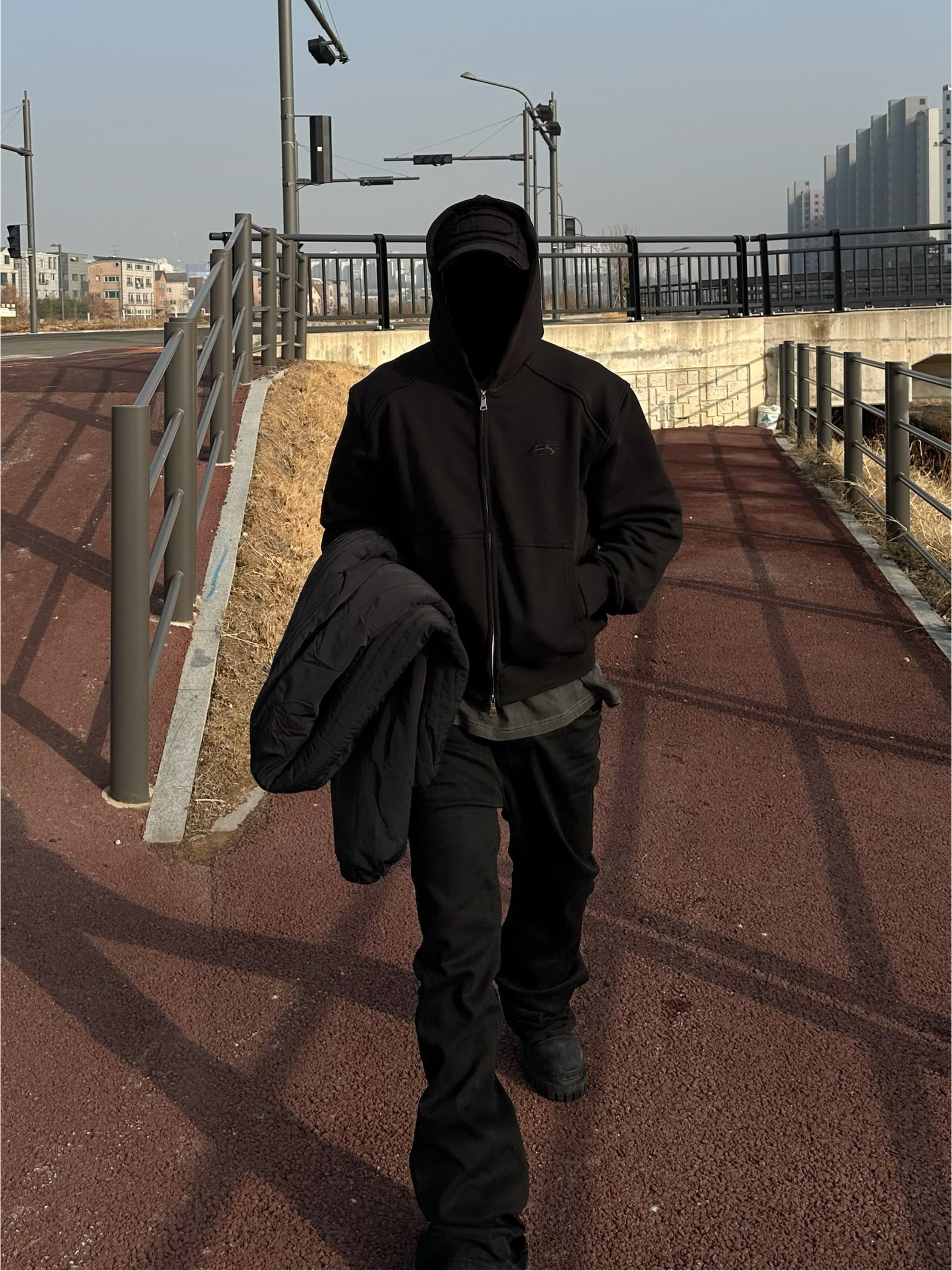noun Quilted Jumper Black, Undermycar Mu.30 Anti Fxxking Logo Play Stretch Flare Black Jeans 착용 스타일 - 5