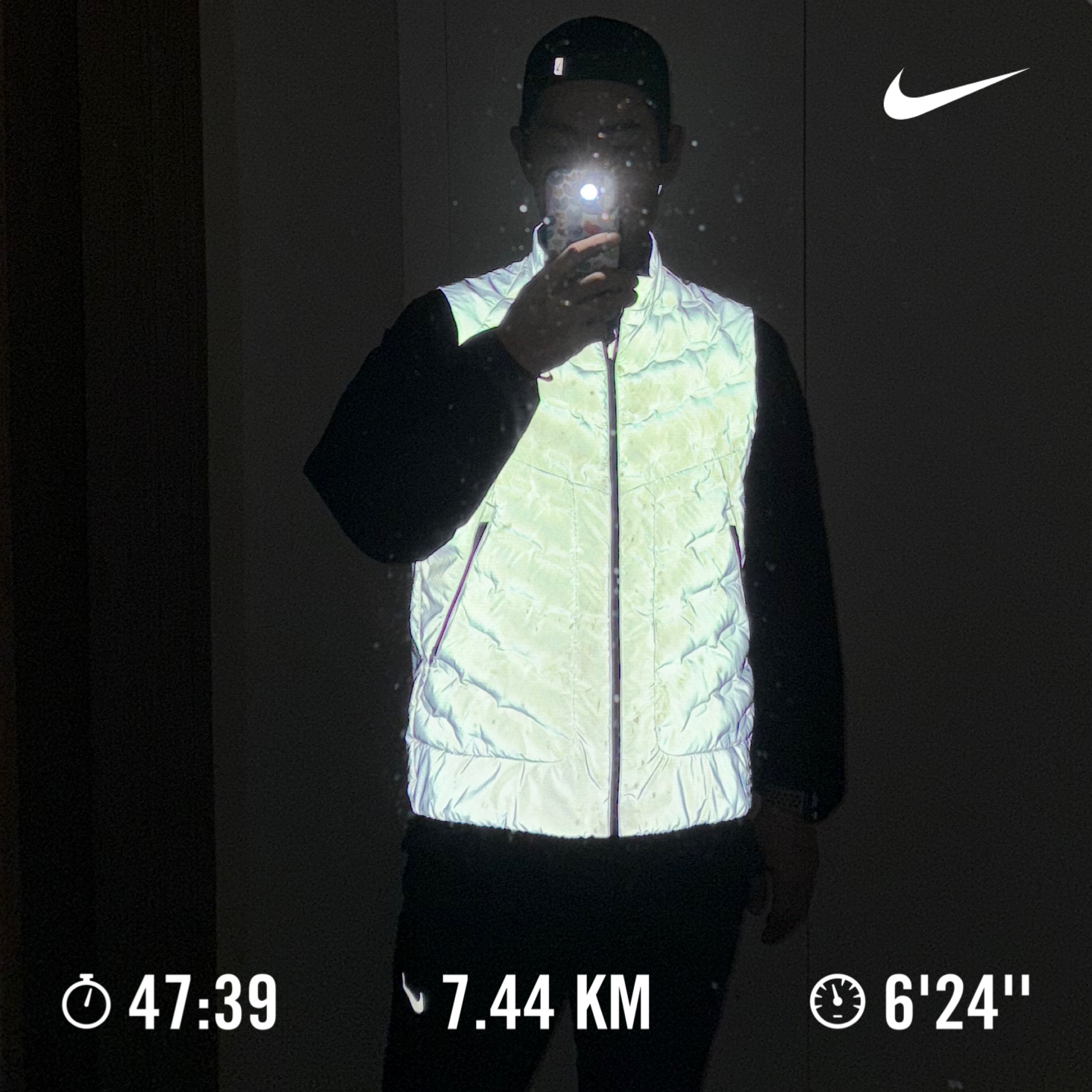 Nike Therma-Fit ADV Reflective Design Running Vest Reflect Silver - Asia, Nike Therma-Fit ADV Running Division Running Vest Reflect Silver - Asia 착용 스타일 - 1