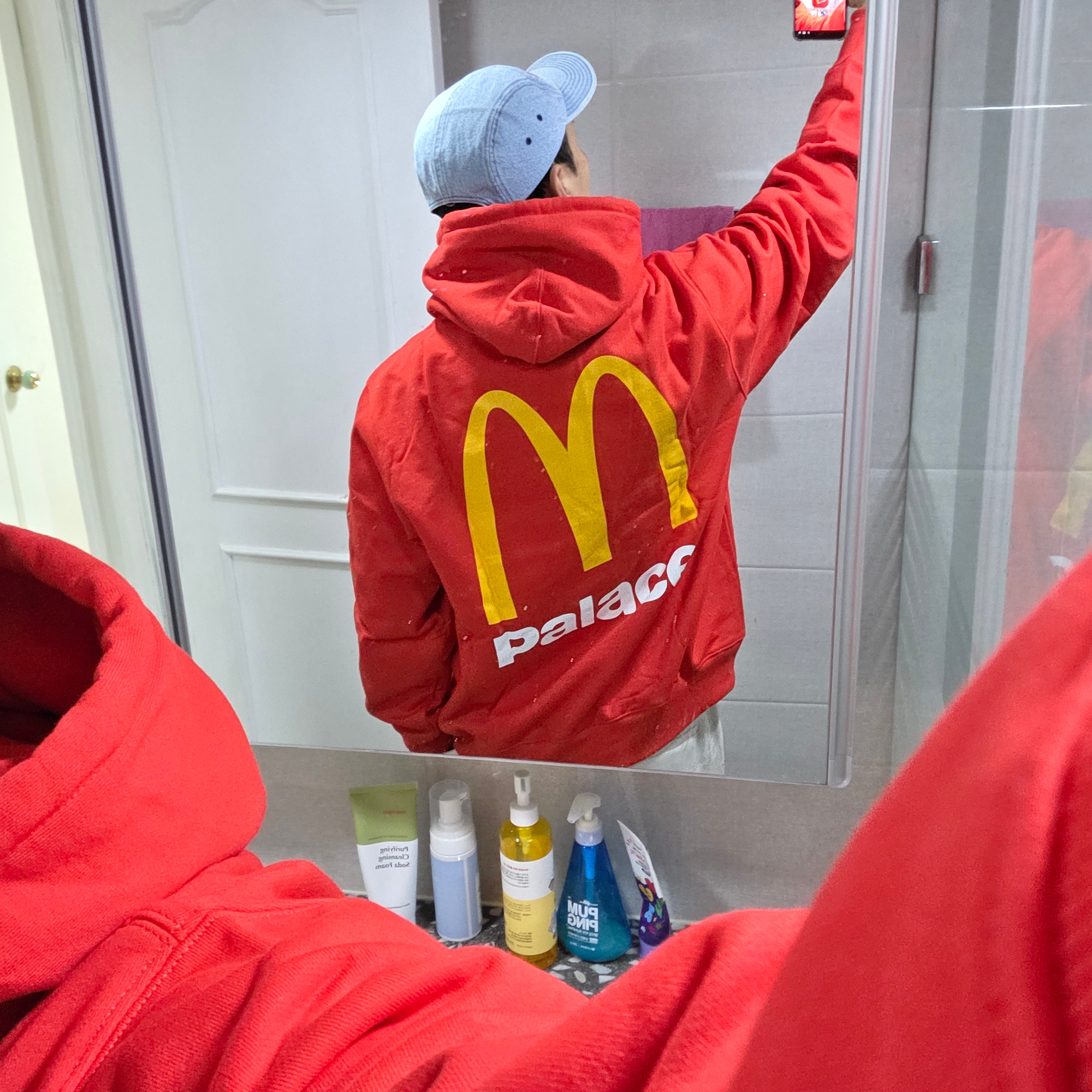 Palace x McDonald's Logo Hood Red - 23FW 착용 스타일
