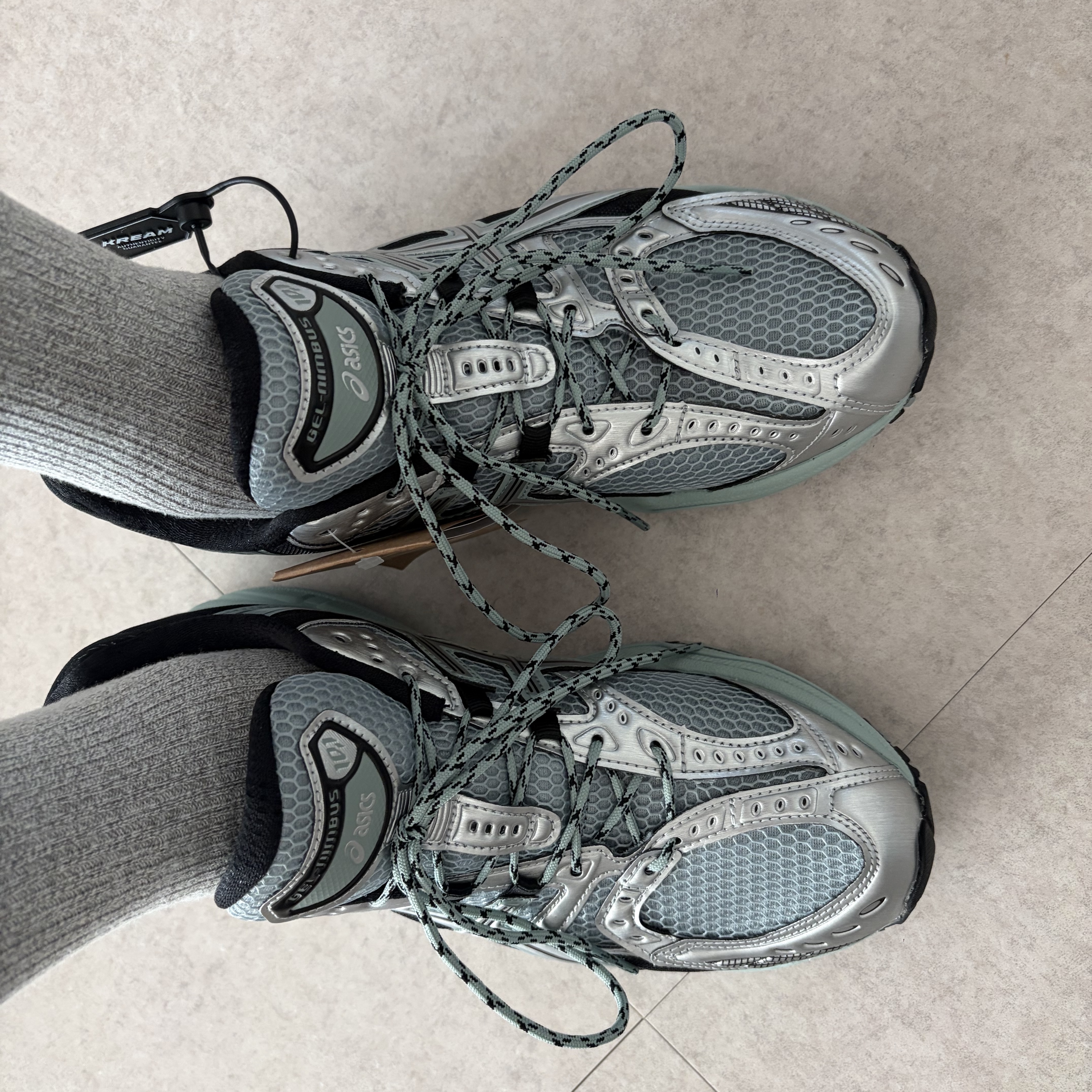 Asics Gel-Nimbus 10.1 Ocean Haze Pure Silver 착용 스타일