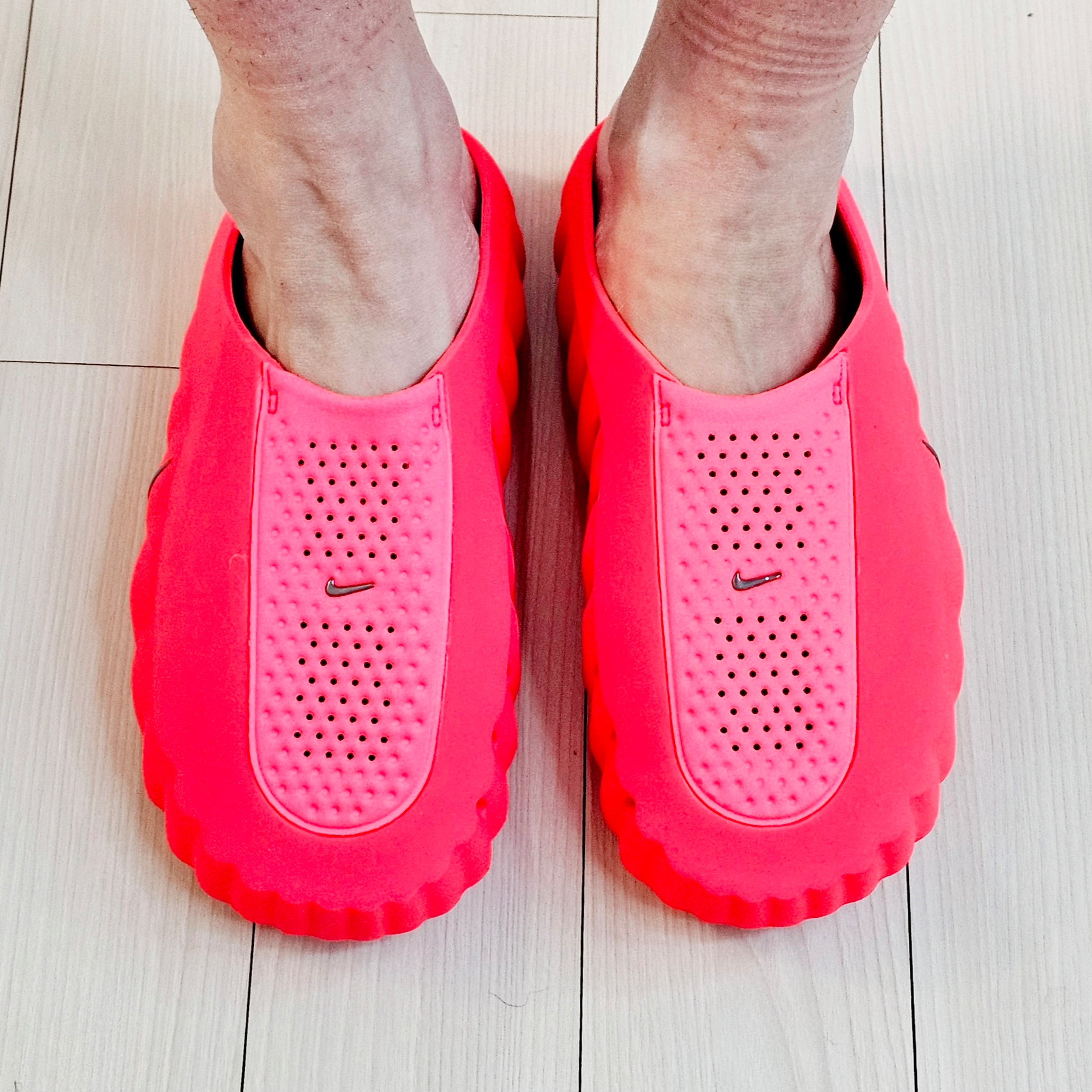 Nike Mind 001 Solar Red Chrome 착용 스타일