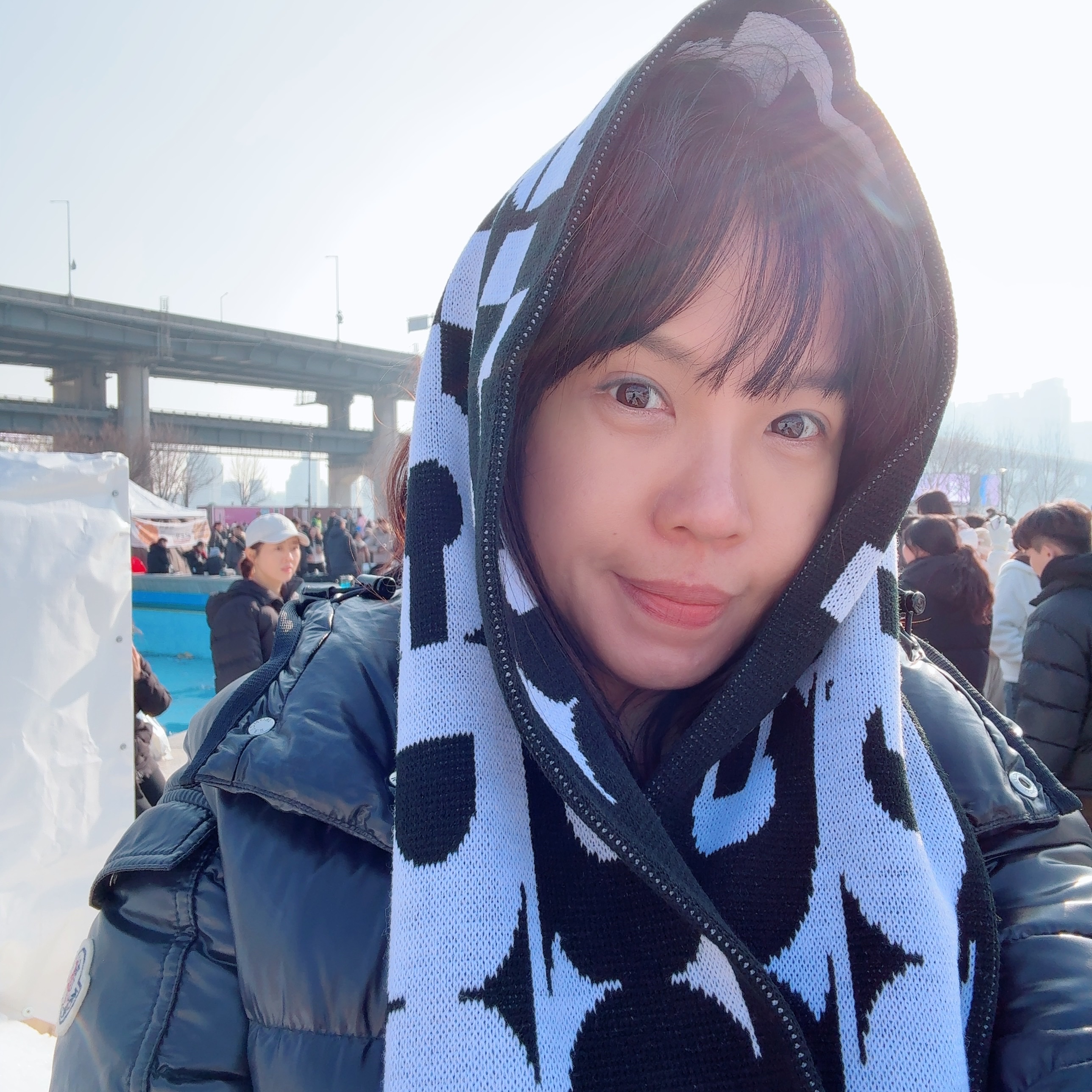 CDG Logo Check Muffler White Black, (W) Moncler Courcelles Hooded Mid Down Jacket Navy Blue - 25FW 착용 스타일 - 2