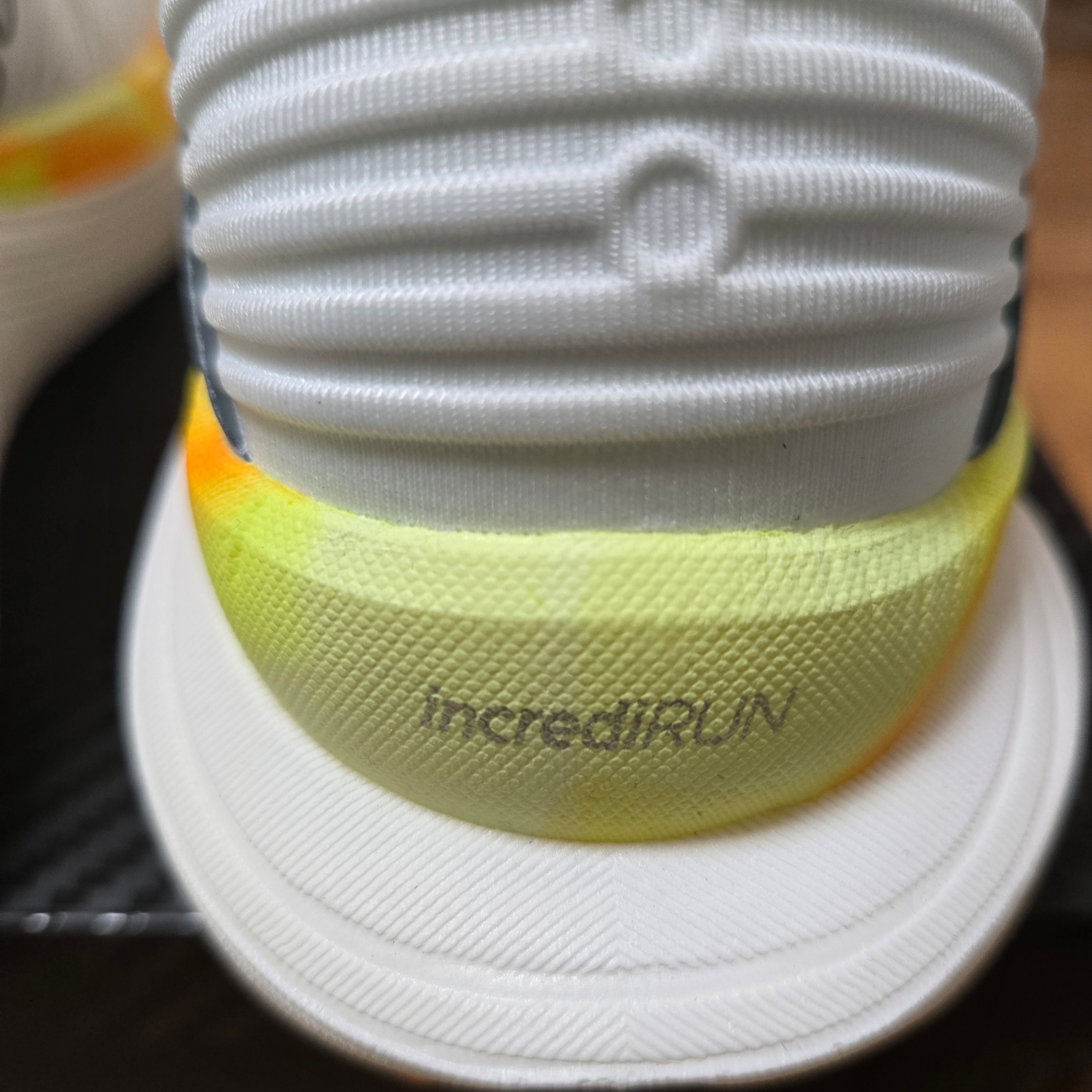 Saucony Endorphin Elite 2 White Peel 착용 스타일 - 7
