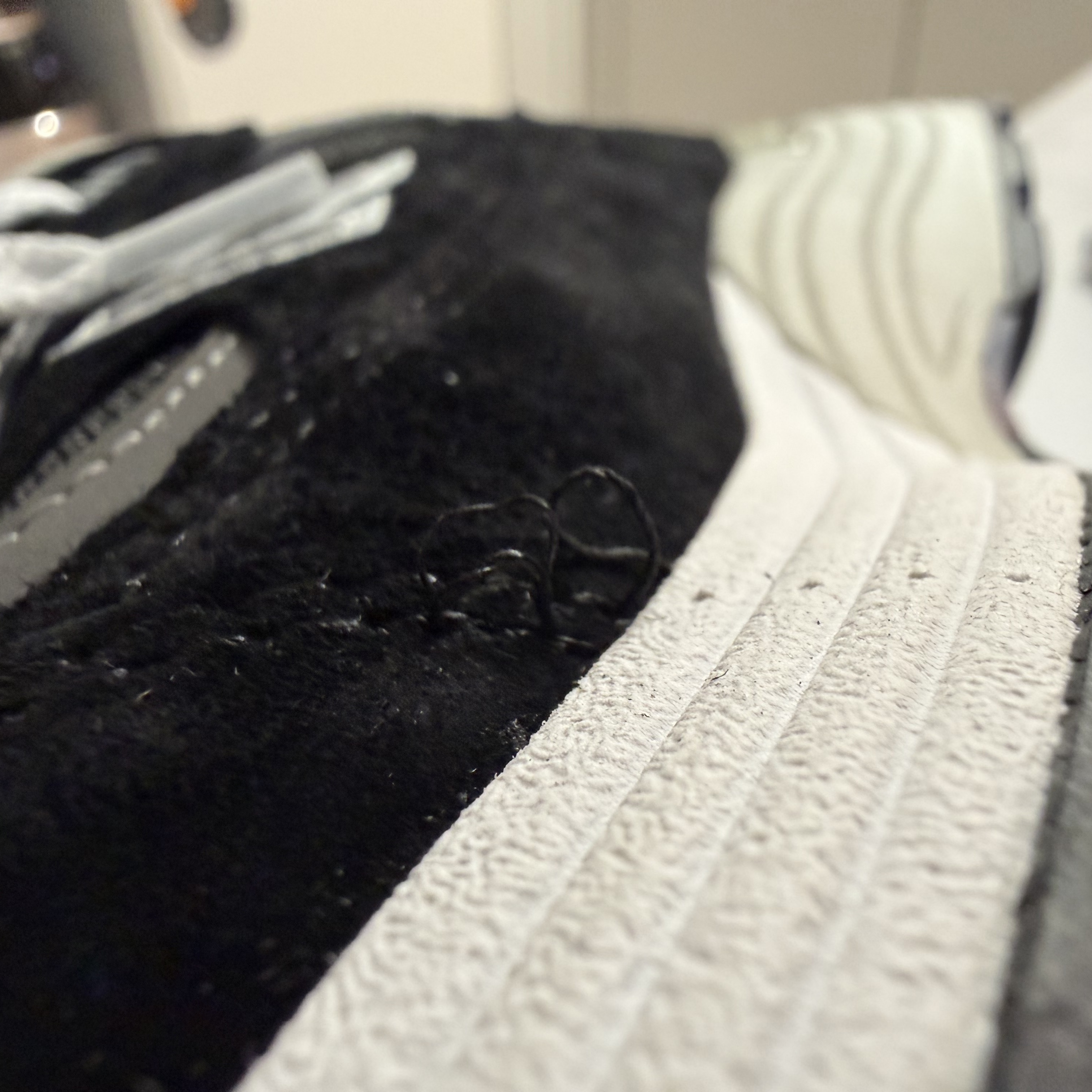 New Balance 992 Made in USA Core Black Grey 착용 스타일 - 2
