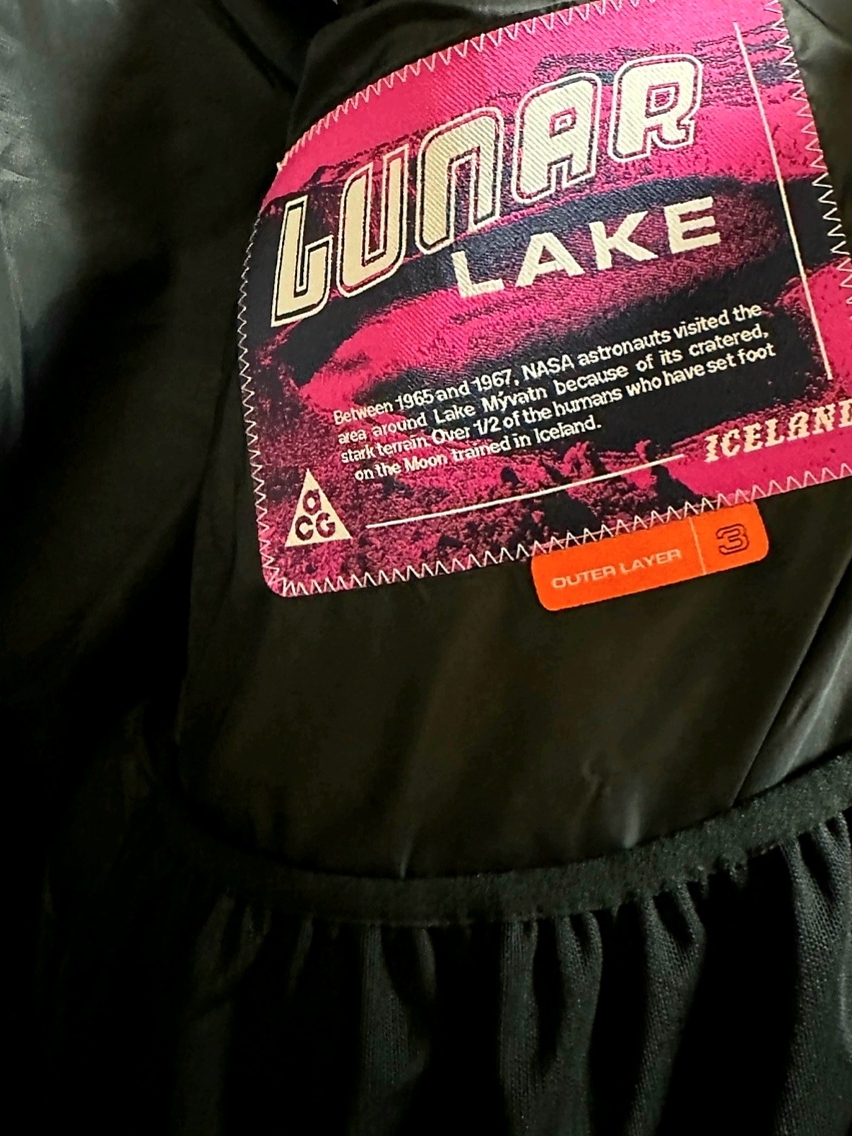 Nike ACG Therma-Fit ADV Lunar Lake Loose Hooded Jacket Black Summit White - Asia, Nike ACG Lunar Lake PrimaLoft Therma-FIT ADV Loose Hooded Jacket Black Summit White 착용 스타일 - 4