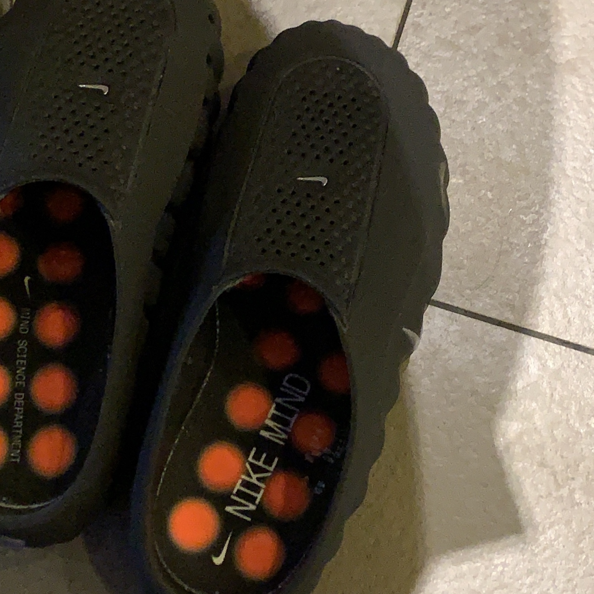 (W) Nike Mind 001 Black Hyper Crimson, Nike Mind 001 Solar Red Chrome ์ฐฉ์ฉ ์คํ์ผ - 7