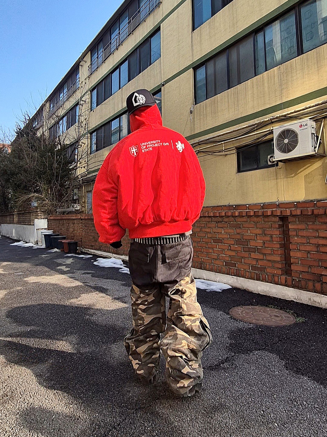 qAp Two Tiered Cargo Pants Double Camo, Project G/R Reversible Hoodie MA-1 Jacket Black Red 착용 스타일