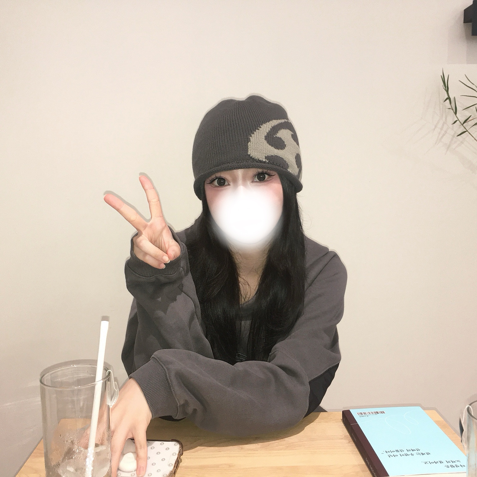 Sansan Gear Logo Beanie Charcoal - 24SS, Sansan Gear Nylon Pocket Hoodie Charcoal - 24SS 착용 스타일 - 1