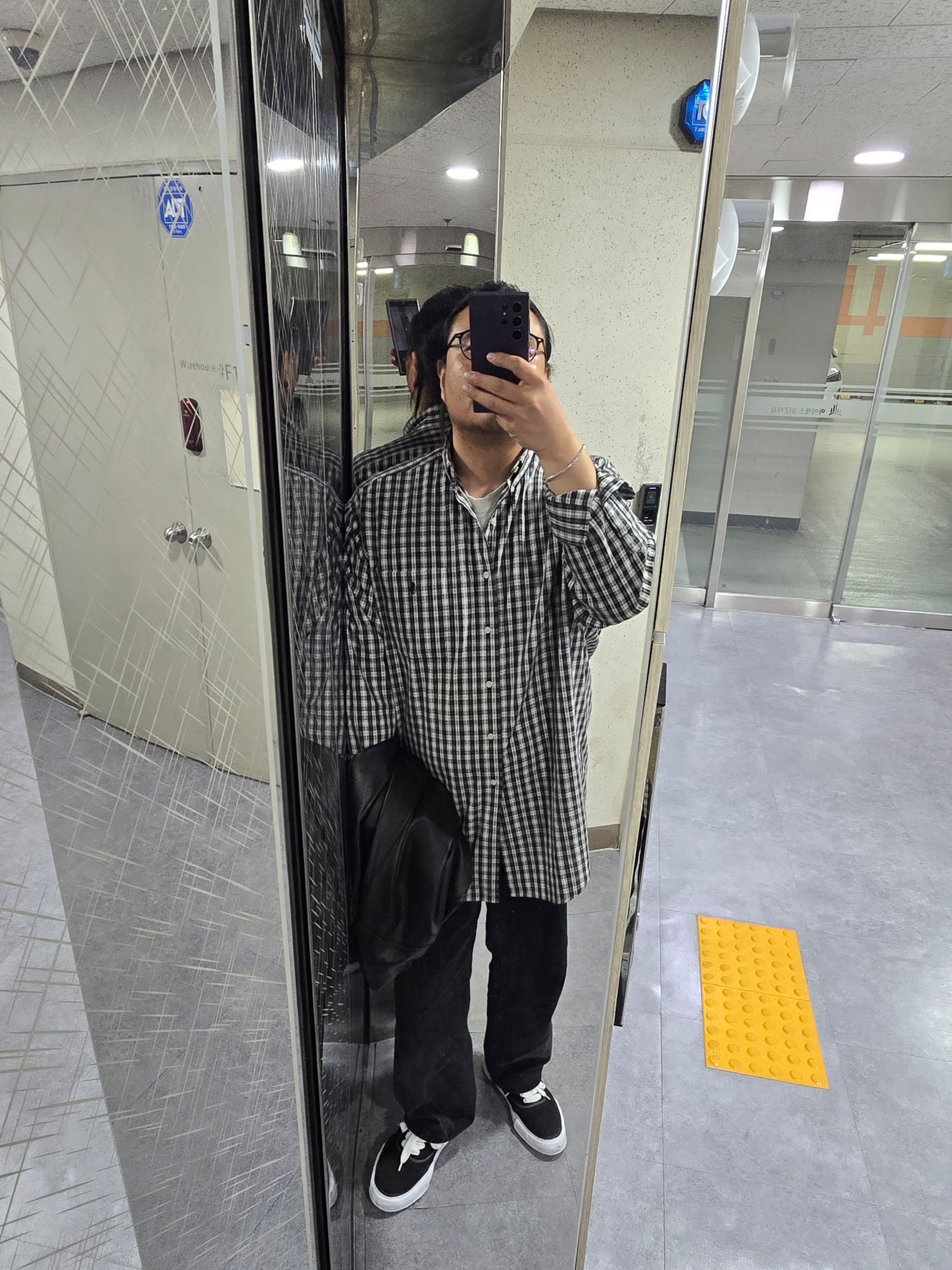 Maison Mihara Yasuhiro Baker OG Sole Canvas Low Cut Sneakers Black, Double RL Slim Fit Plaid Twill Western Shirt Green Gray 착용 스타일