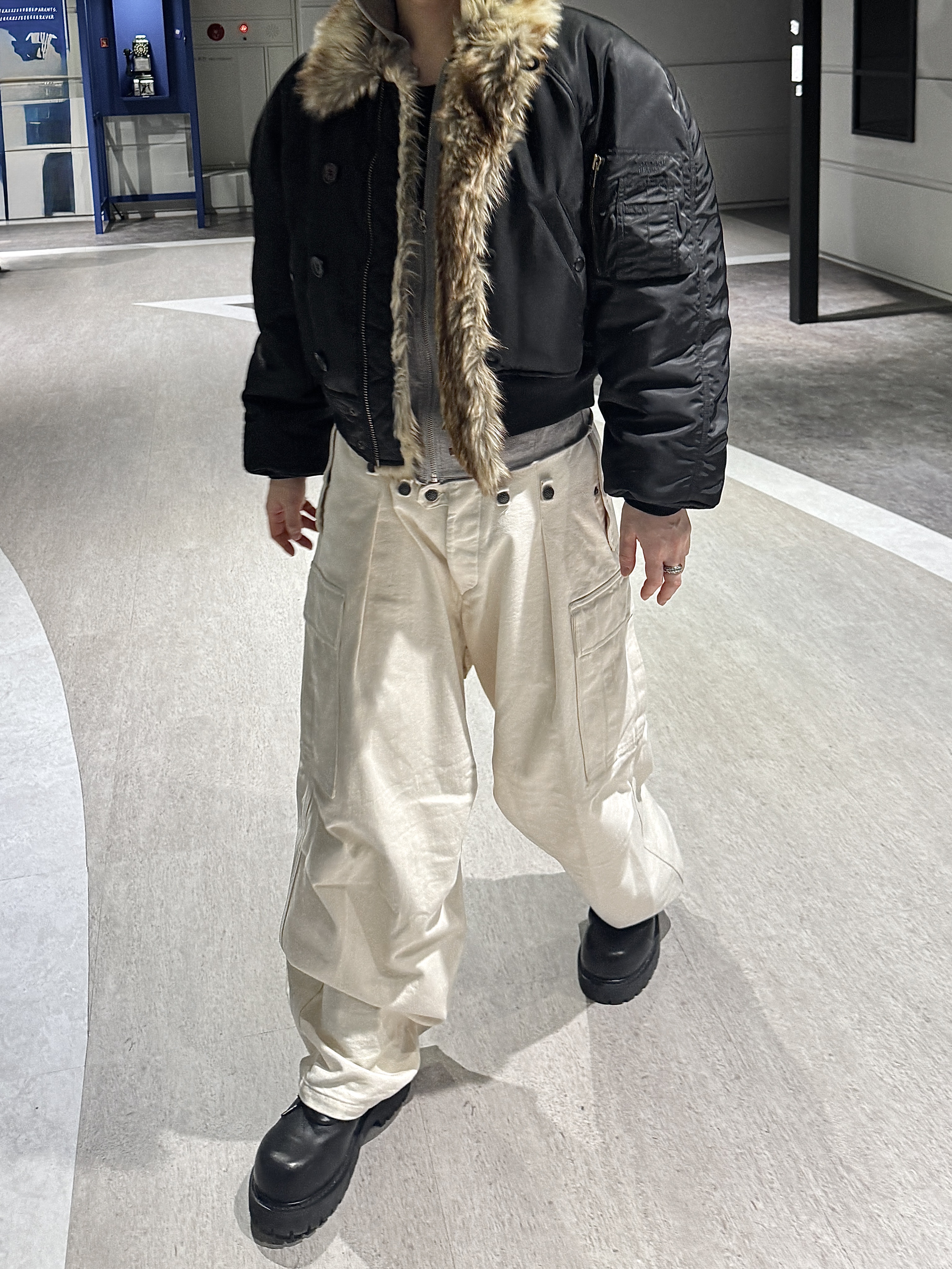 Protocol Index Exaggerated Shoulder Fur N2B Jacket Black, Kapital Heavy Drill Jumbo Cargo Pants Kinari 착용 스타일 - 2