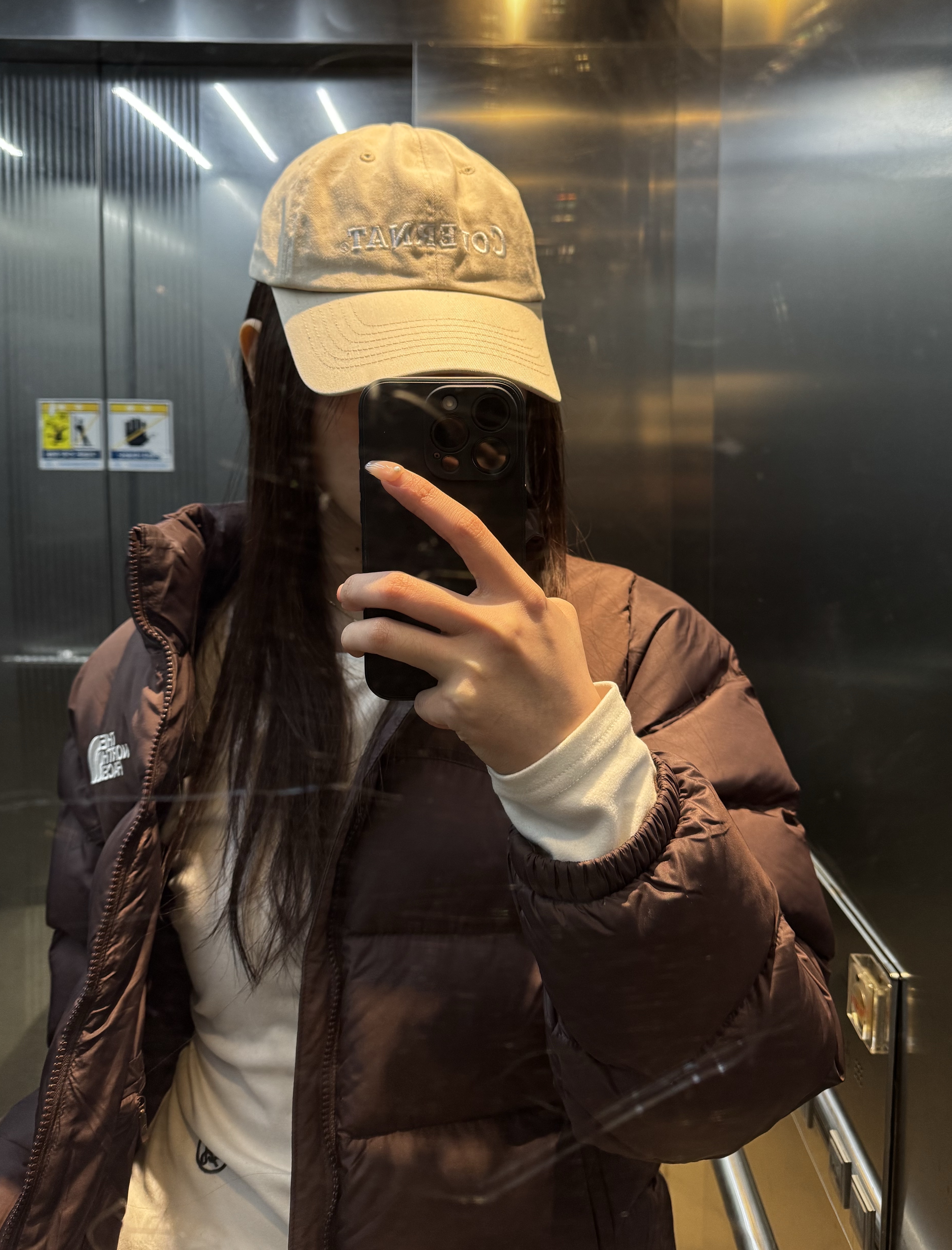 (W) The North Face 1996 Retro Nuptse Jacket Beige Brown - 24FW, Covernat Light Authentic Ball Cap Beige 착용 스타일 - 1