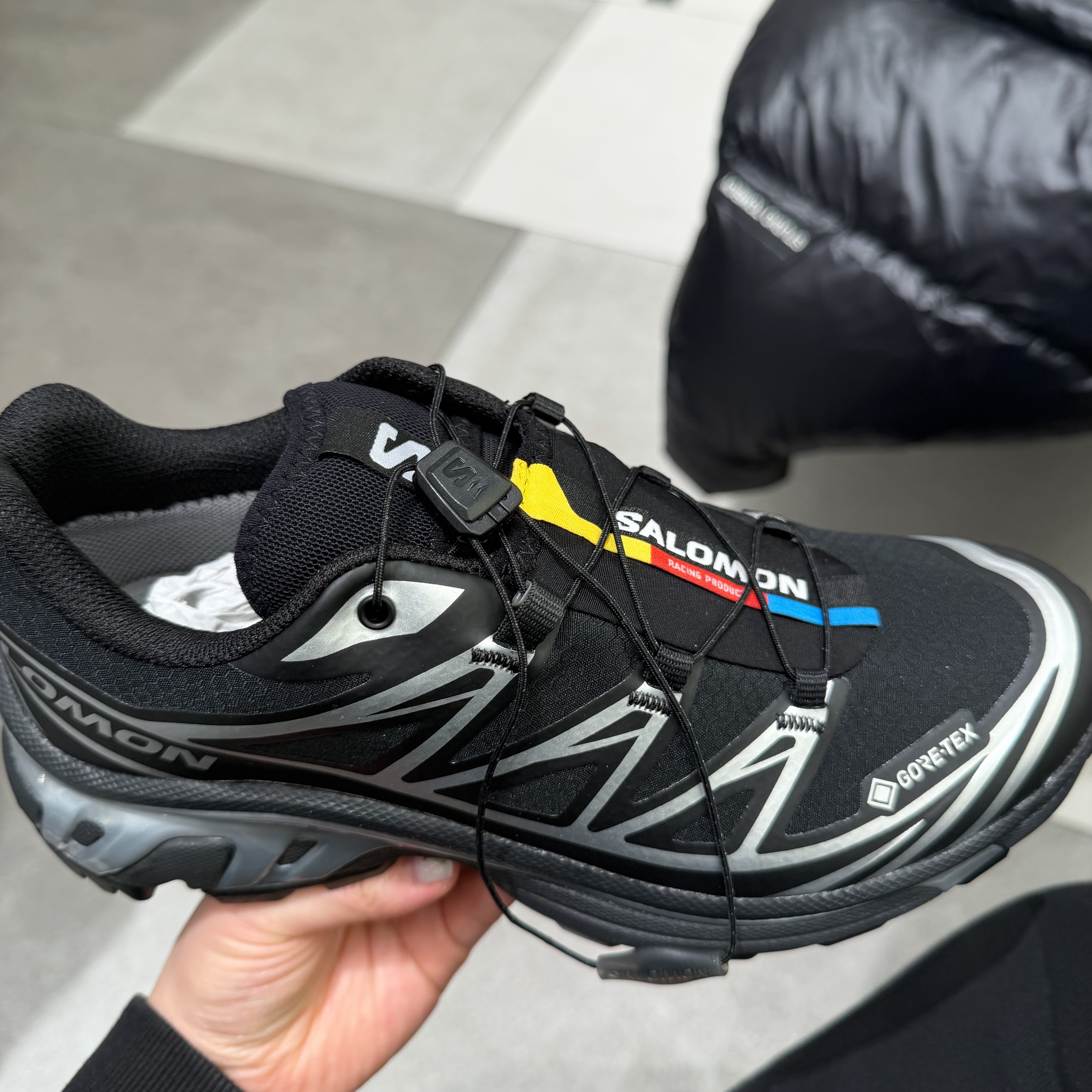 Salomon XT-6 GTX Black Silver 착용 스타일