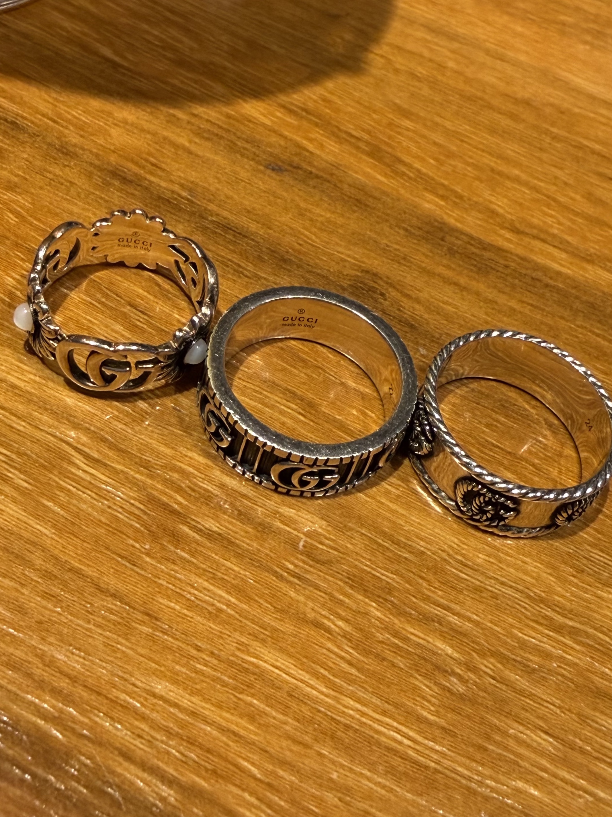 Gucci Double G Ring Silver Aged Finish, (W) Gucci GG Marmont Mother Of Pearl Ring 925 Sterling Silver 착용 스타일