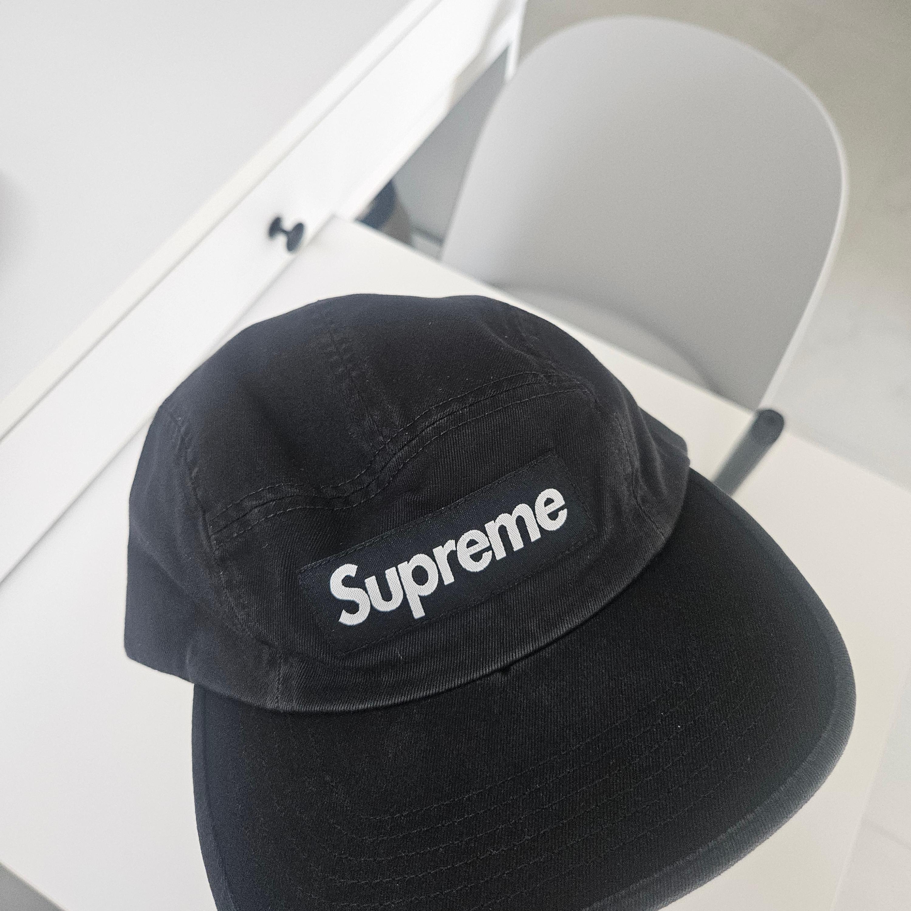 Supreme Washed Chino Twill Camp Cap Black 착용 스타일 - 2