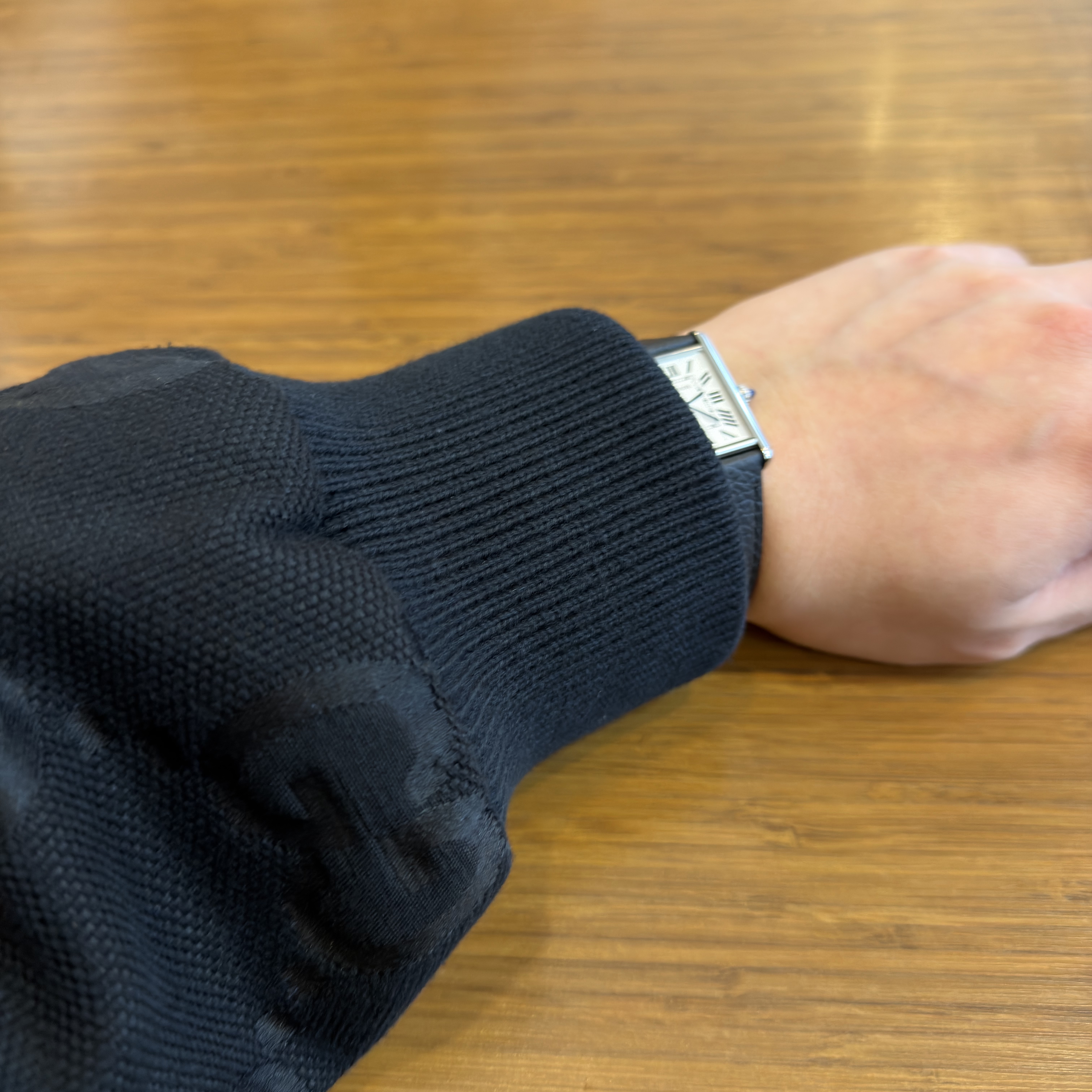 Cartier Tank Must Watch Large Quartz Steel Calfskin Black, Gucci Jumbo GG Canvas Jacket Black 착용 스타일