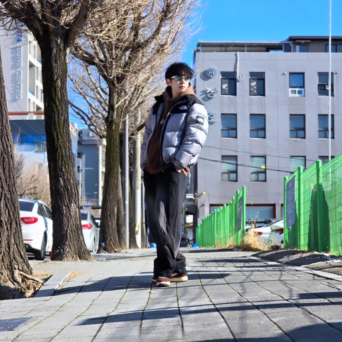 The North Face White Label Novelty Nuptse Down Jacket Heather Gray, Nike Air Force 1 Mid '07 QS Chocolate 착용 스타일 - 2