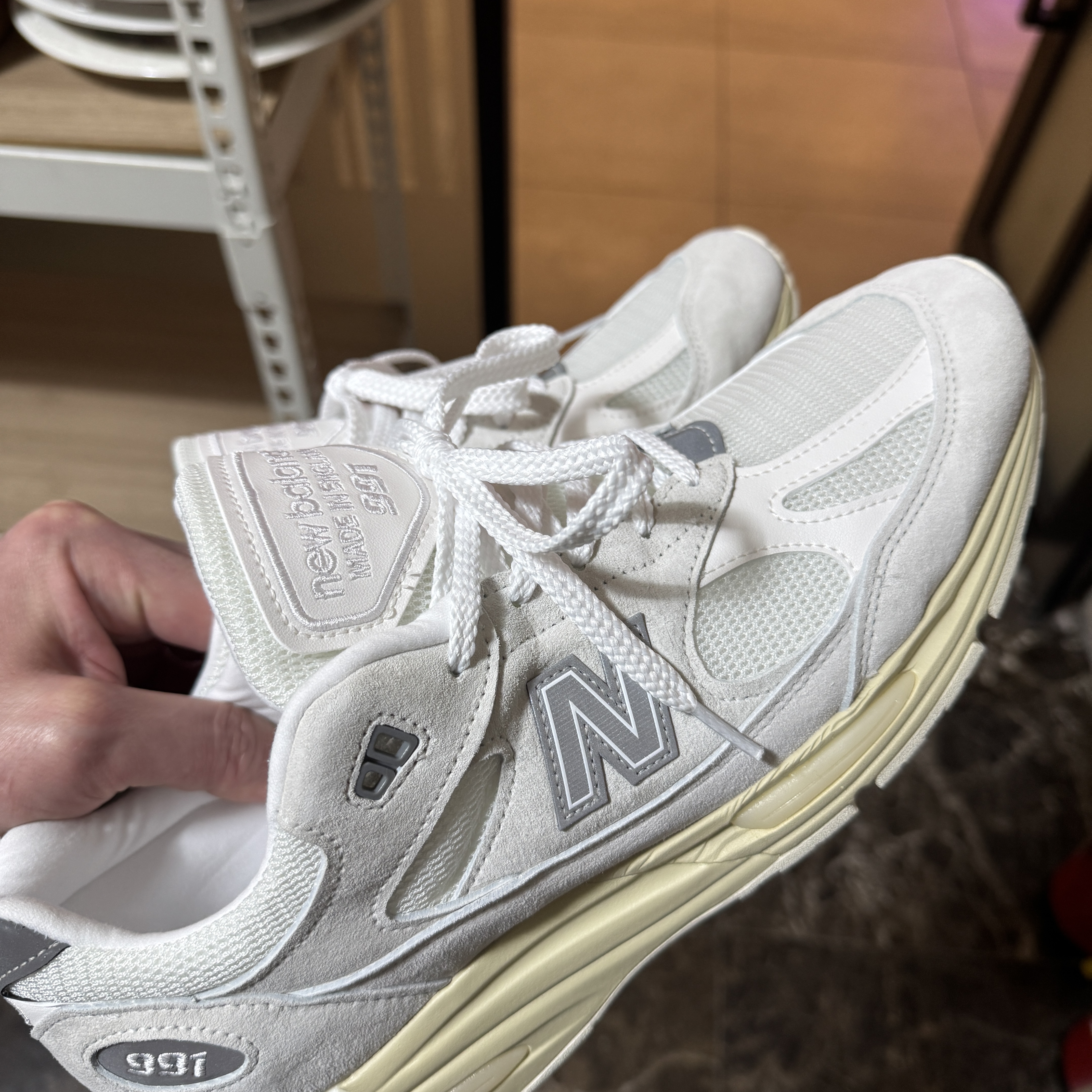 New Balance 991v2 Made in UK Wind Chime Frozen Dew 착용 스타일